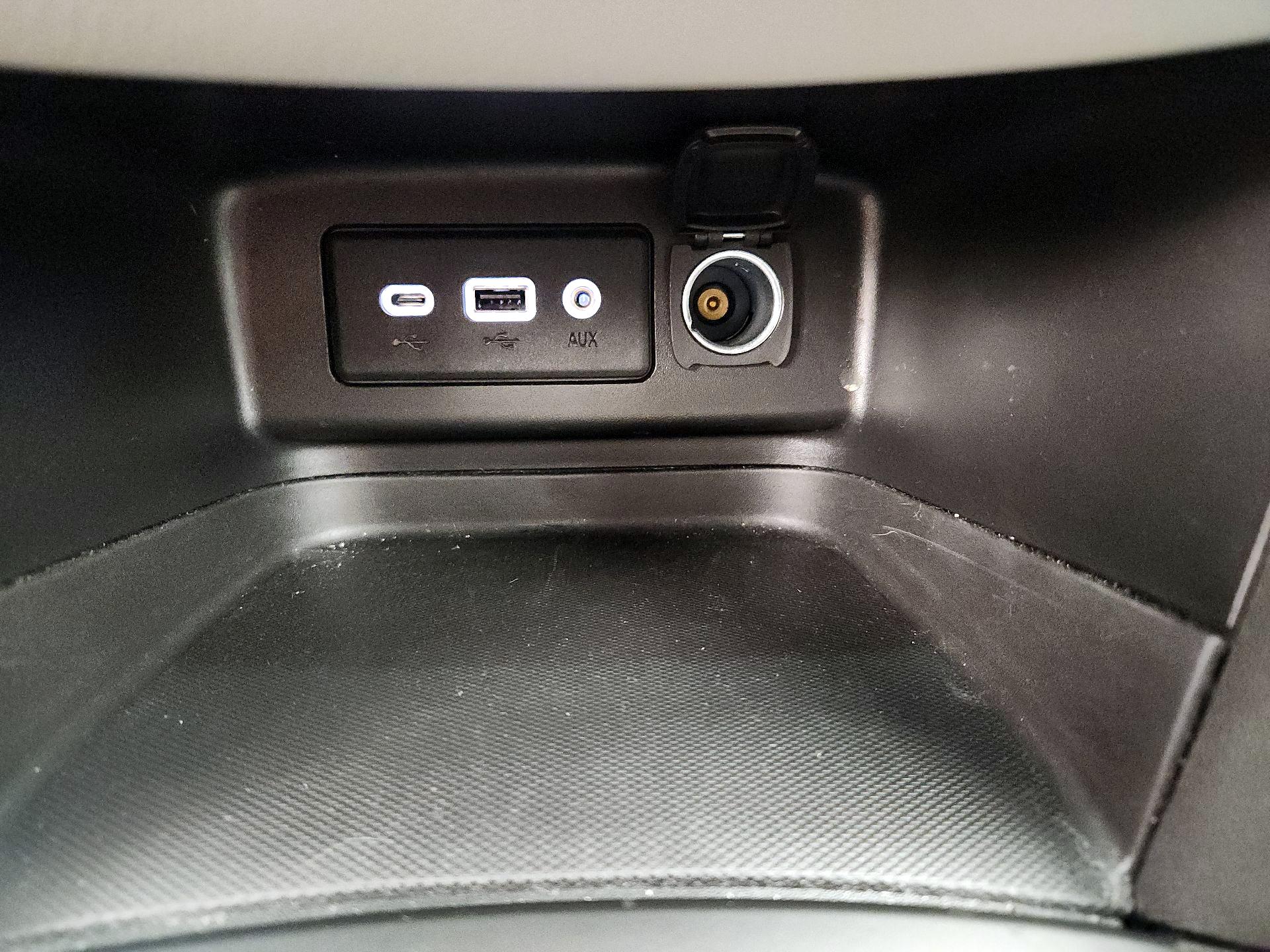 Thumbnail: 2022 Chevrolet Equinox - 18