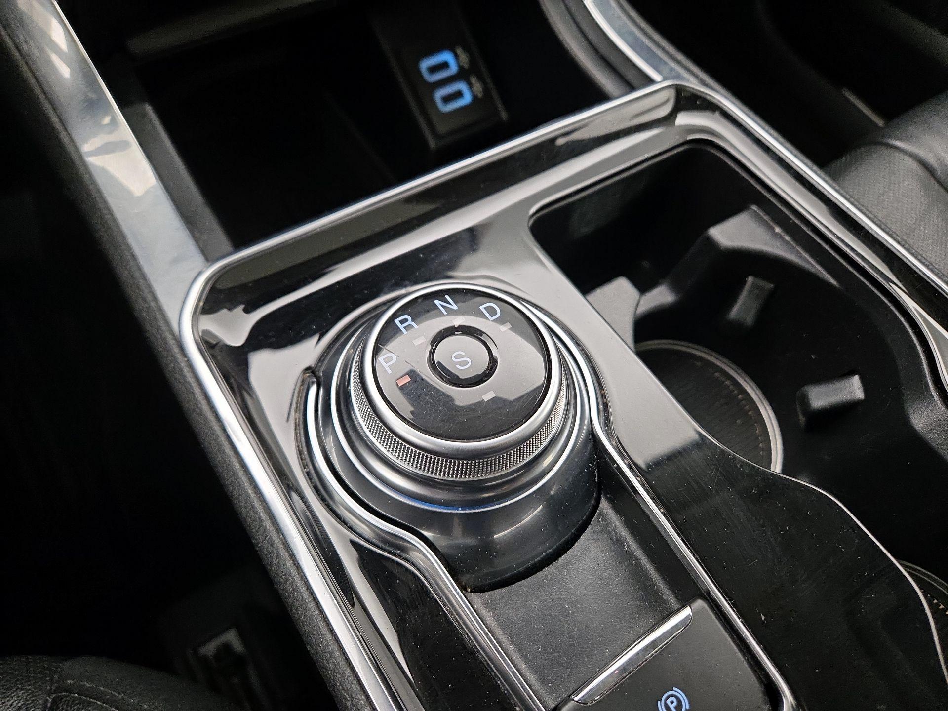 Thumbnail: 2020 Ford Edge - 18