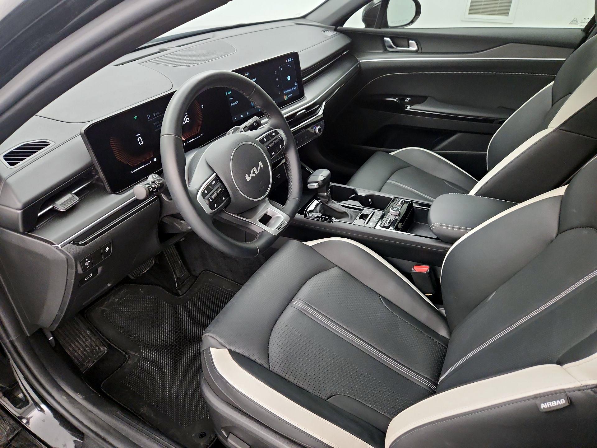 Thumbnail: 2025 Kia K5 - 11