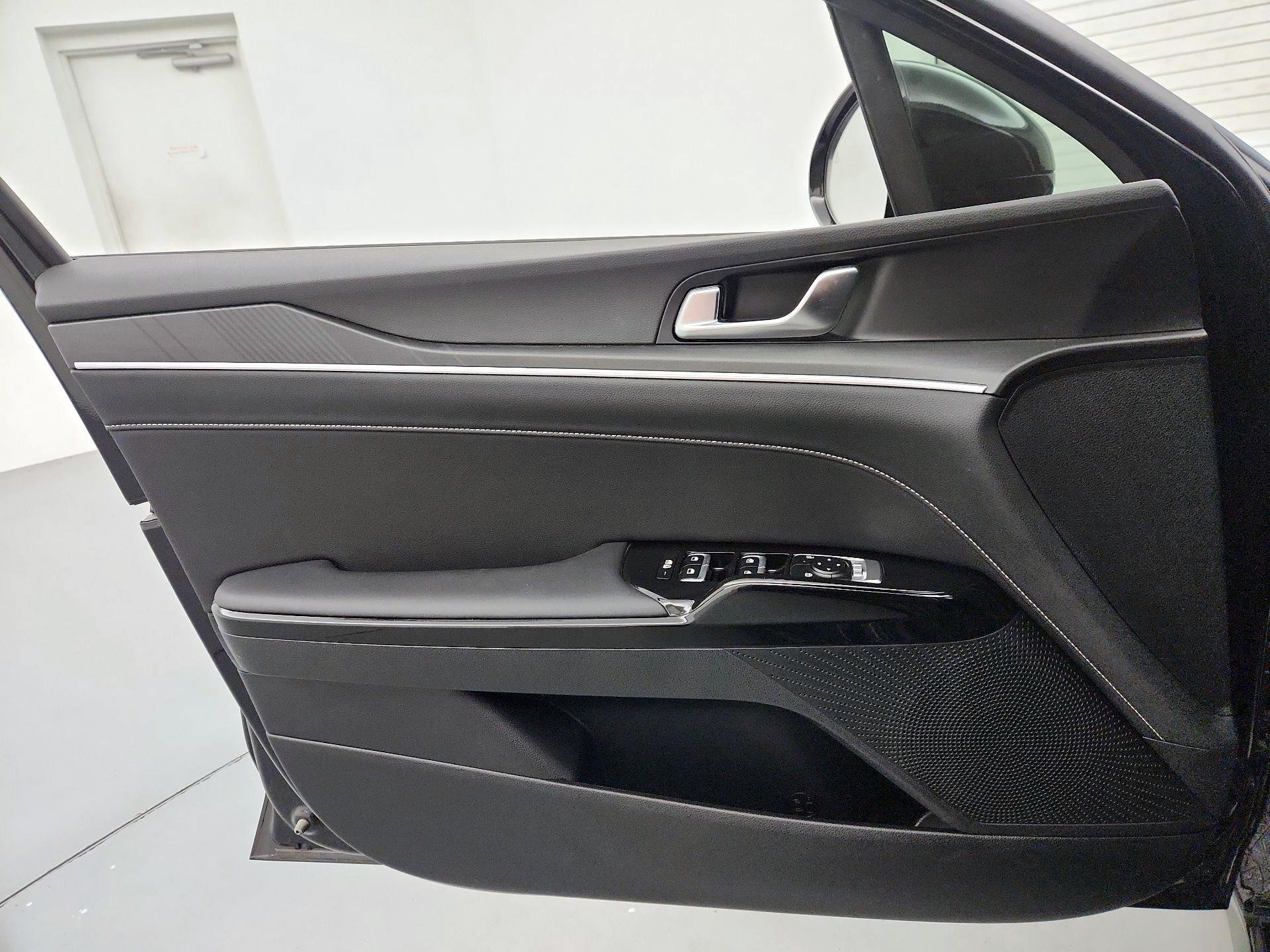 Thumbnail: 2025 Kia K5 - 12