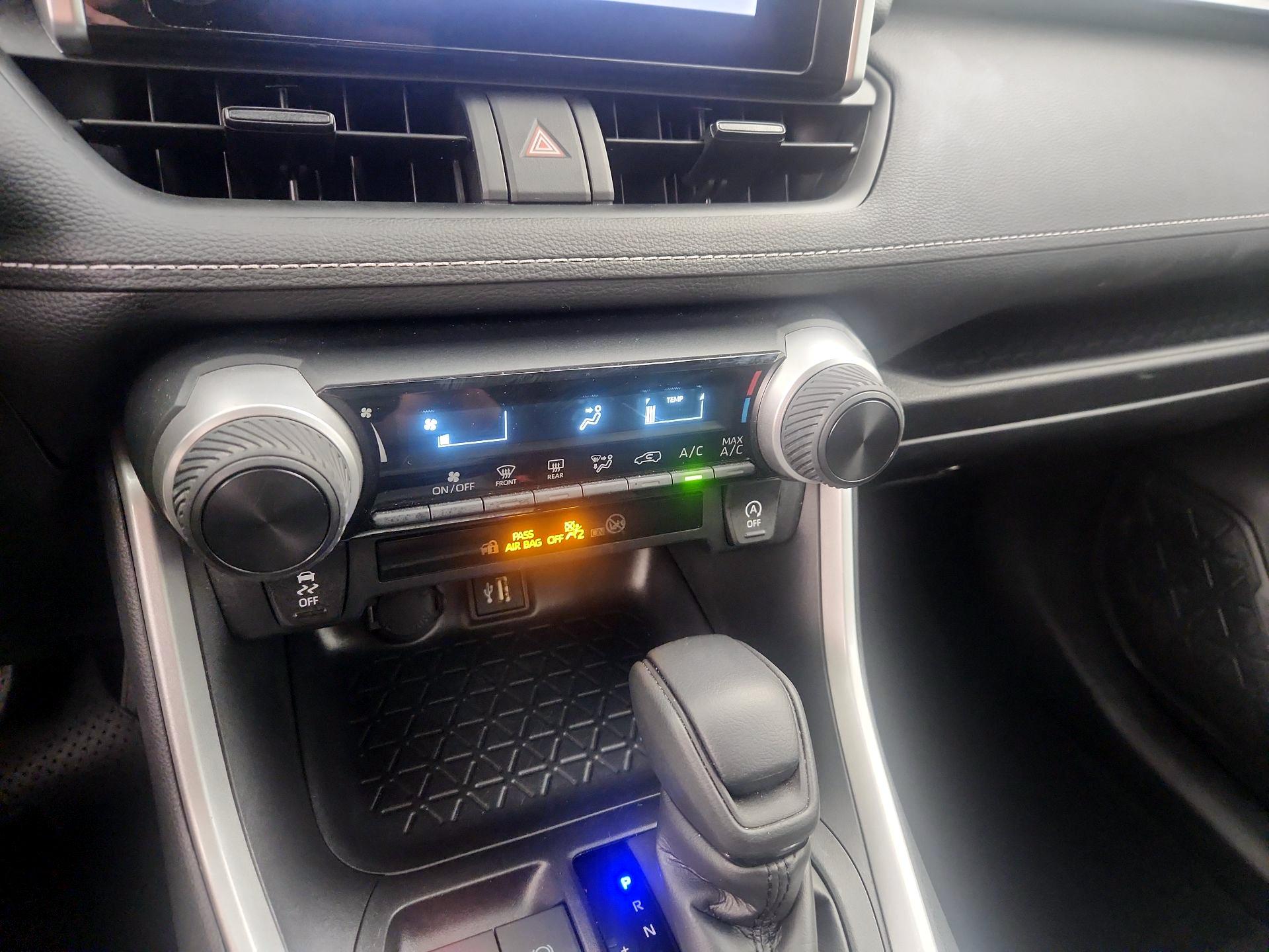 Thumbnail: 2025 Toyota RAV4 - 16