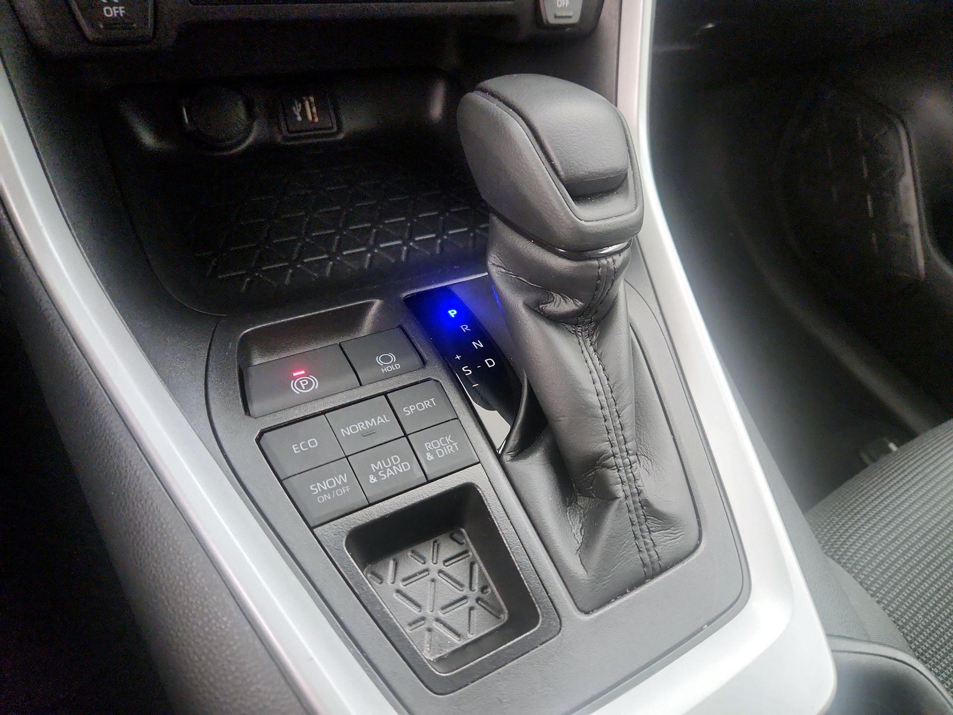 Thumbnail: 2025 Toyota RAV4 - 17