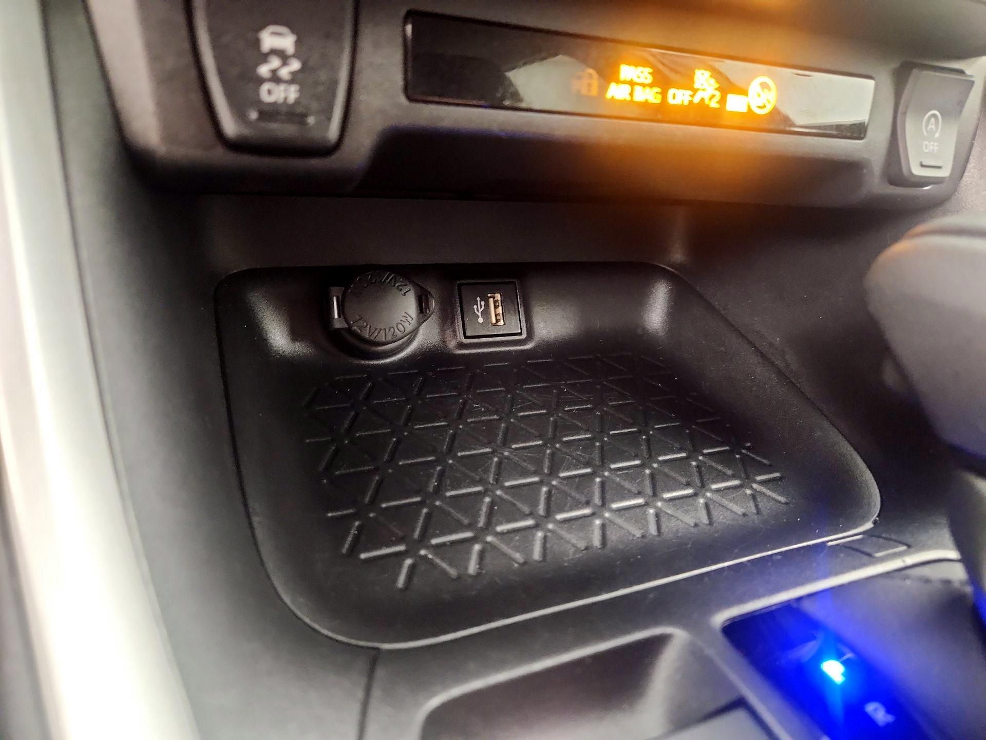 Thumbnail: 2025 Toyota RAV4 - 18