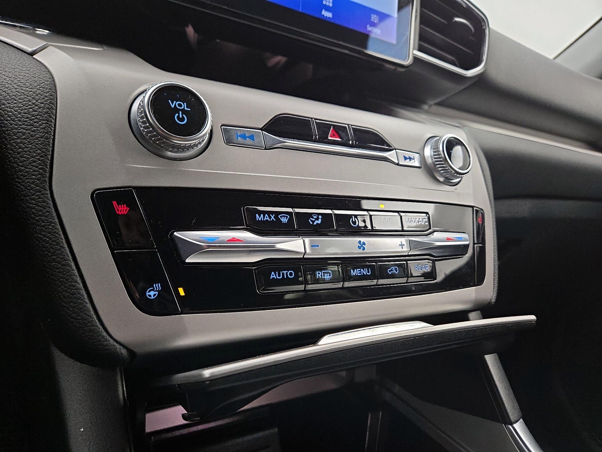 Thumbnail: 2022 Ford Explorer - 16