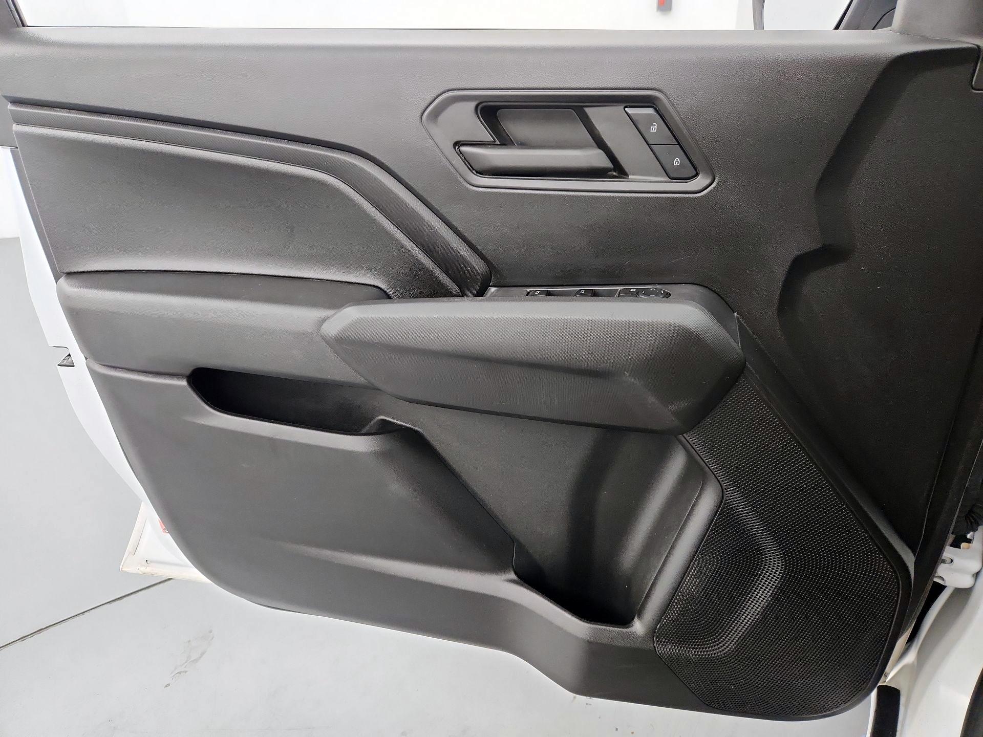 Thumbnail: 2023 Chevrolet Colorado - 12