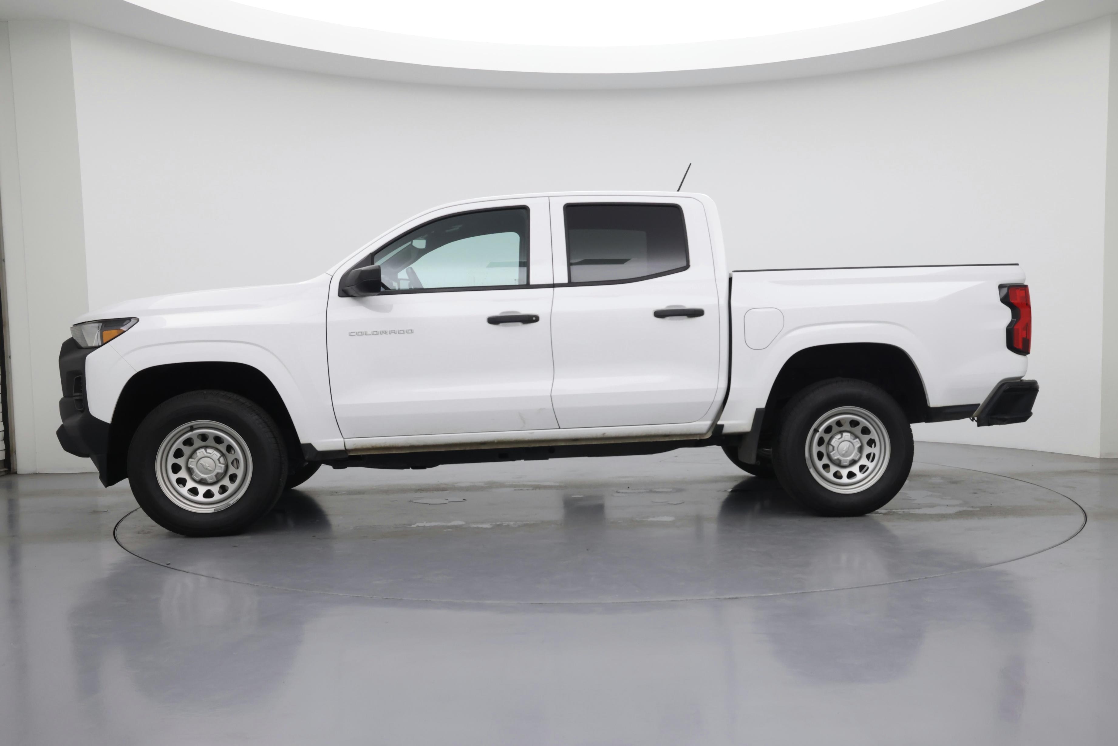 Thumbnail: 2023 Chevrolet Colorado - 3