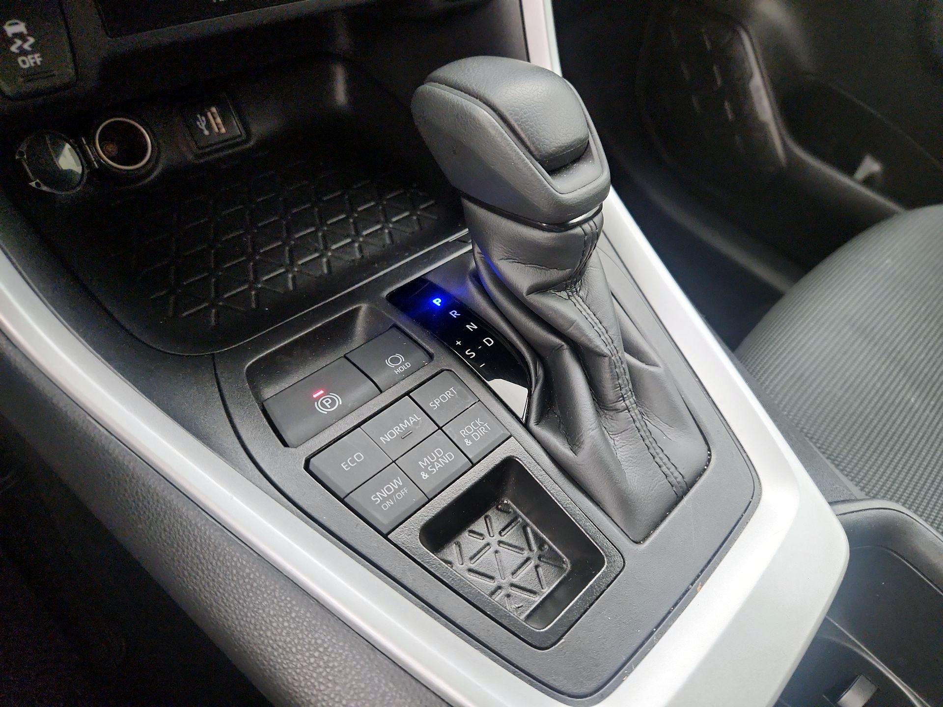 Thumbnail: 2024 Toyota RAV4 - 17