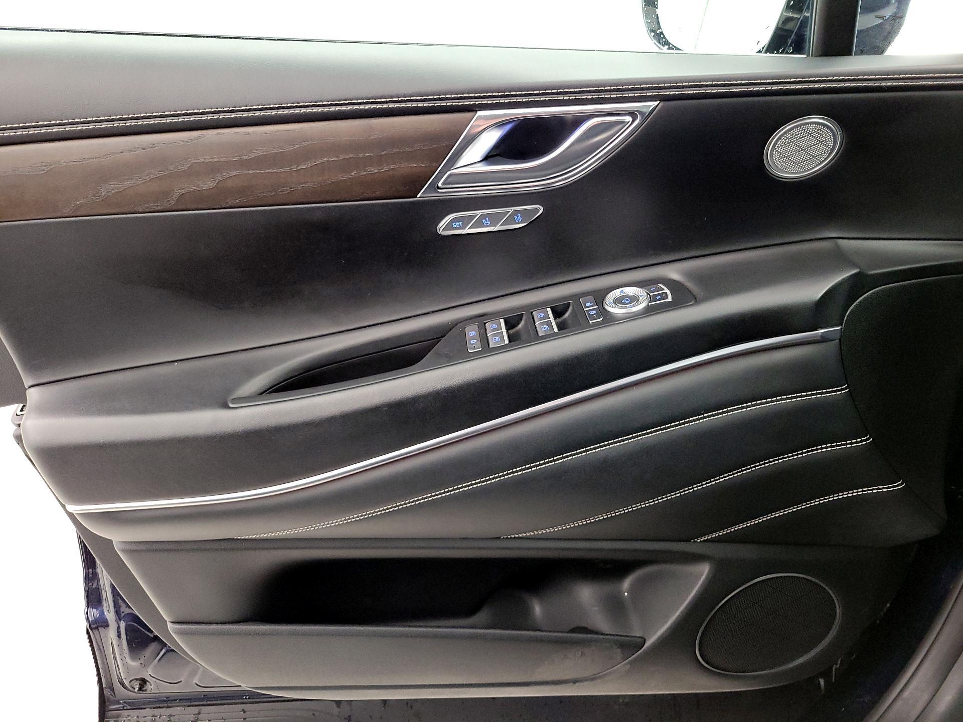 Thumbnail: 2024 Genesis GV80 - 12