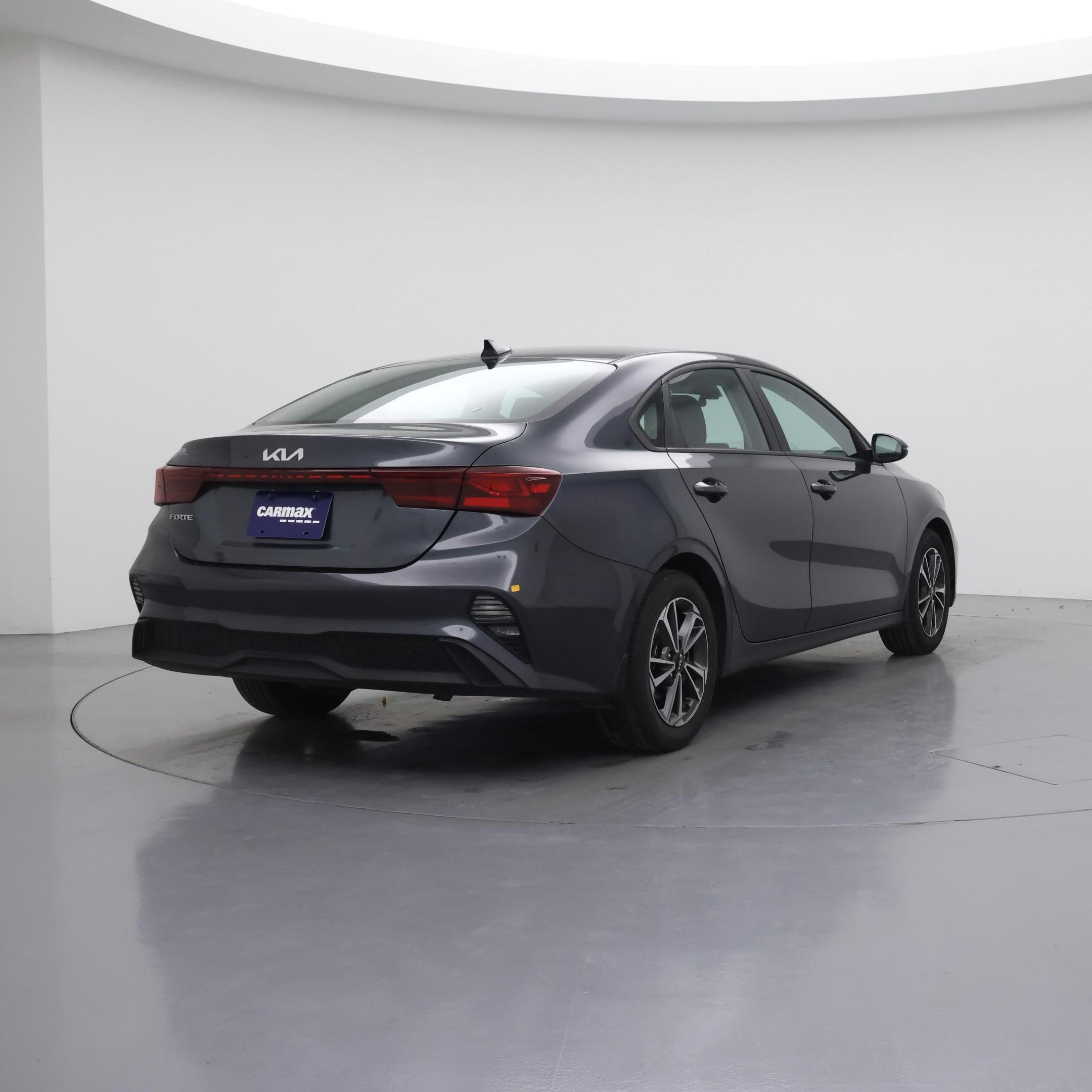 Thumbnail: 2024 Kia Forte - 8