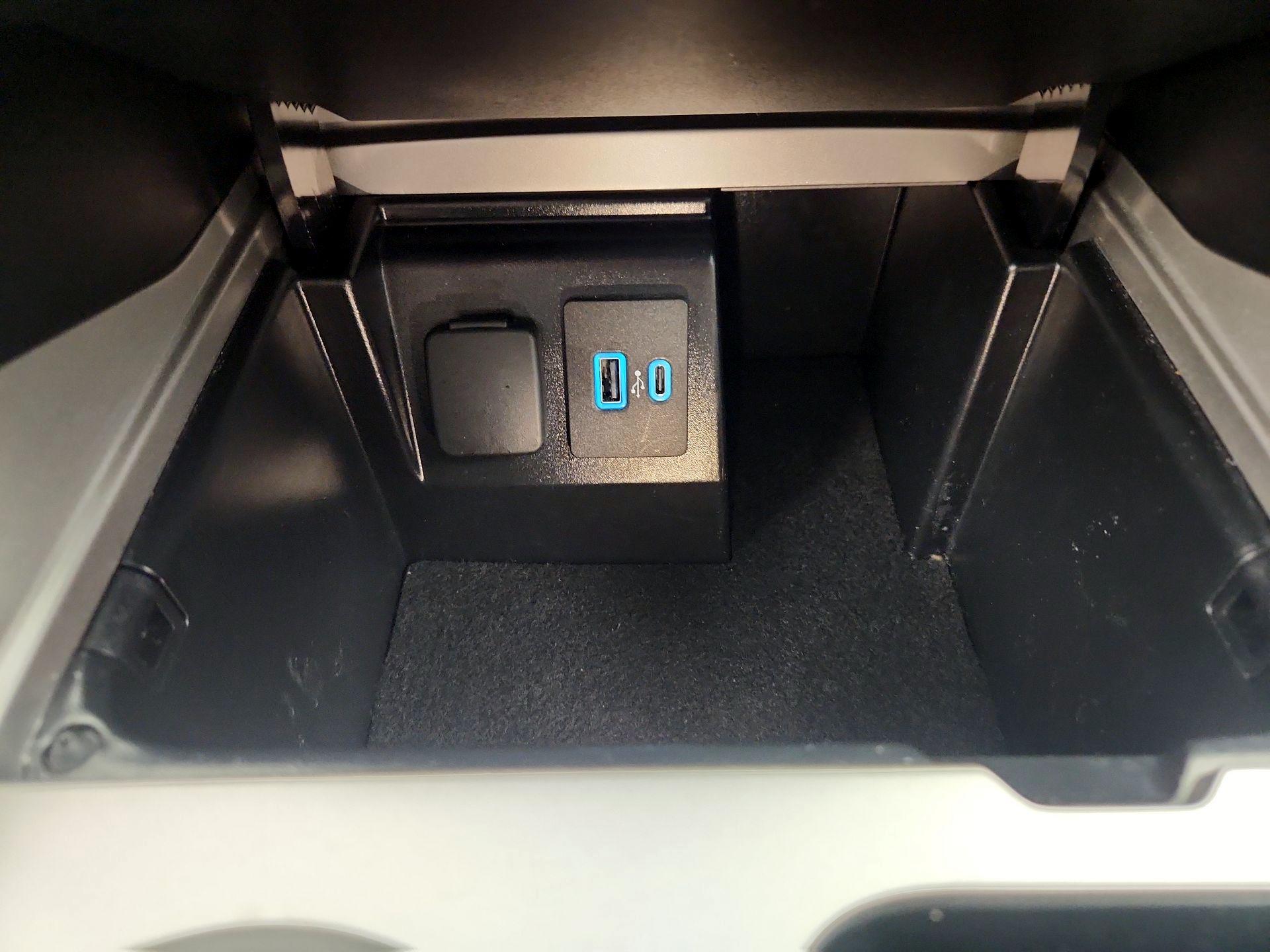 Thumbnail: 2023 Ford Explorer - 18