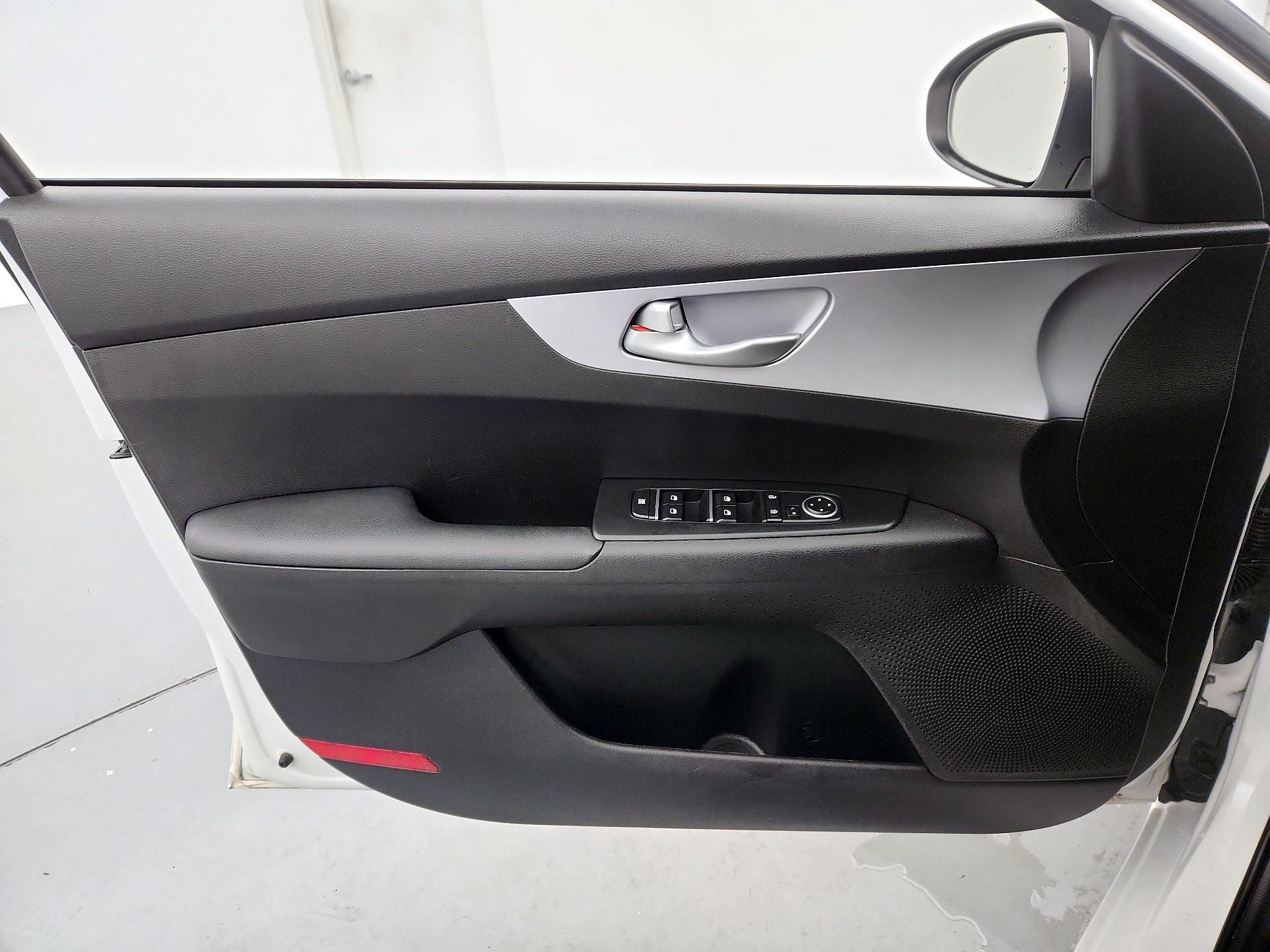 Thumbnail: 2024 Kia Forte - 12