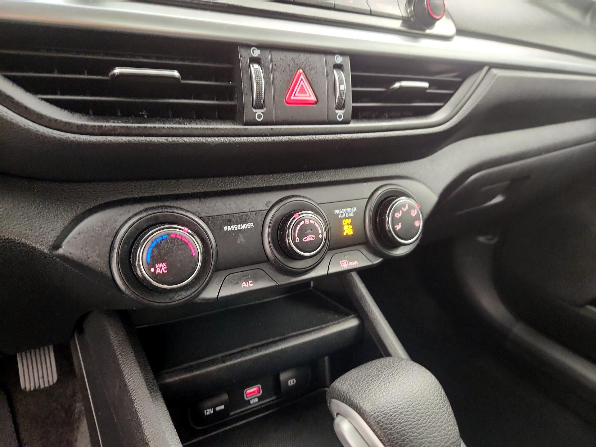 Thumbnail: 2024 Kia Forte - 16