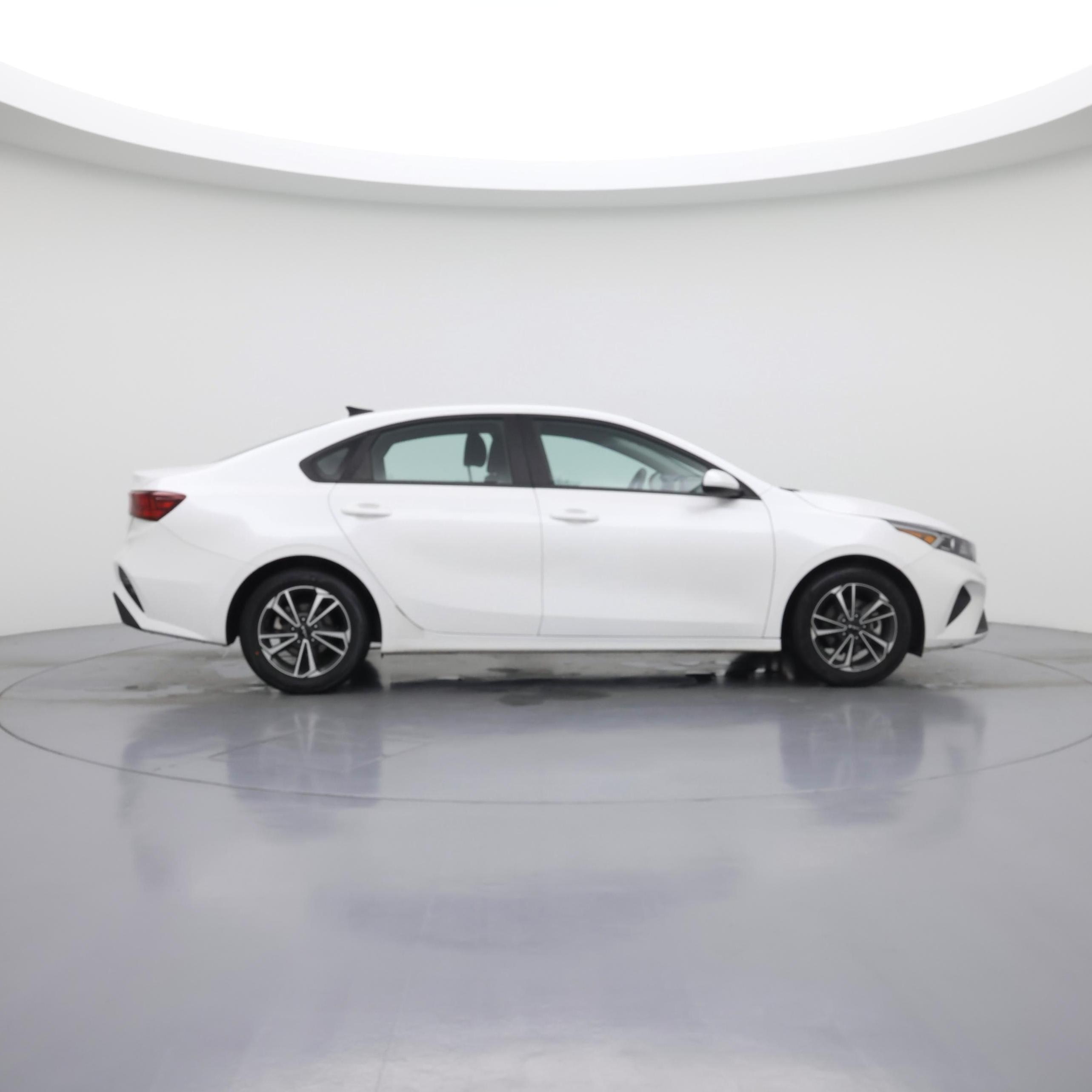 Thumbnail: 2024 Kia Forte - 7