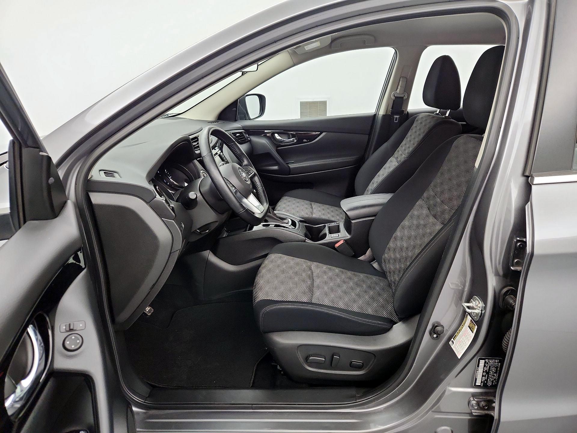 Thumbnail: 2022 Nissan Rogue Sport - 11