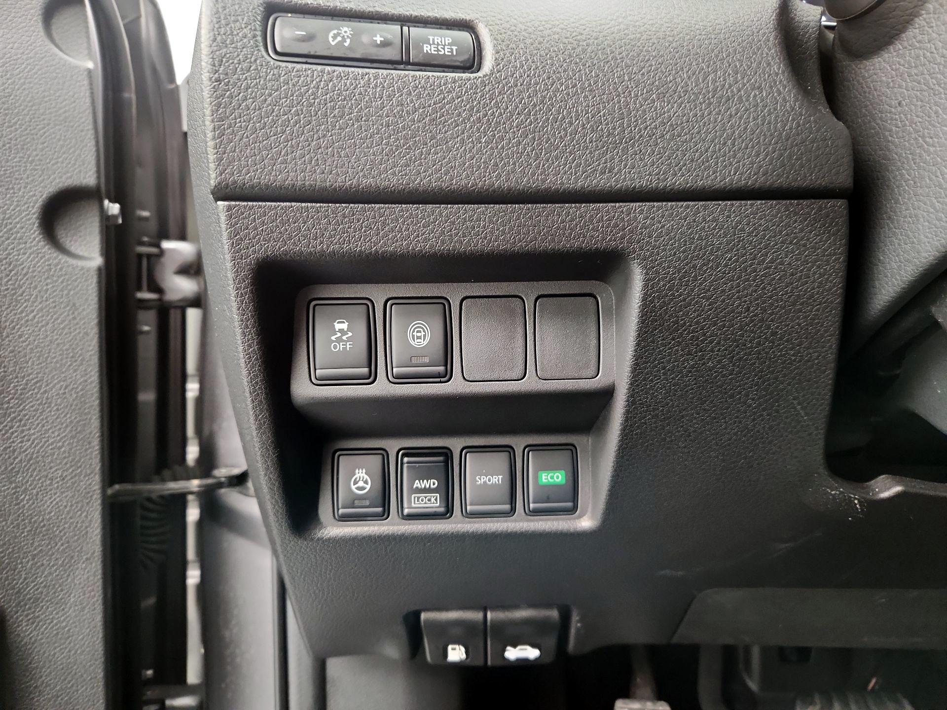 Thumbnail: 2022 Nissan Rogue Sport - 13