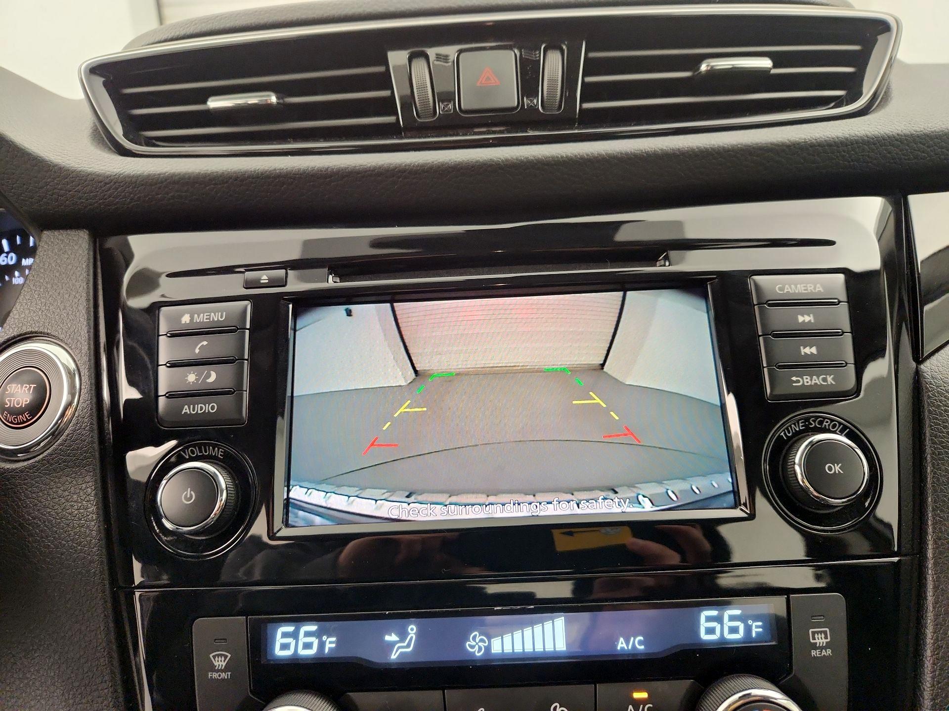 Thumbnail: 2022 Nissan Rogue Sport - 14