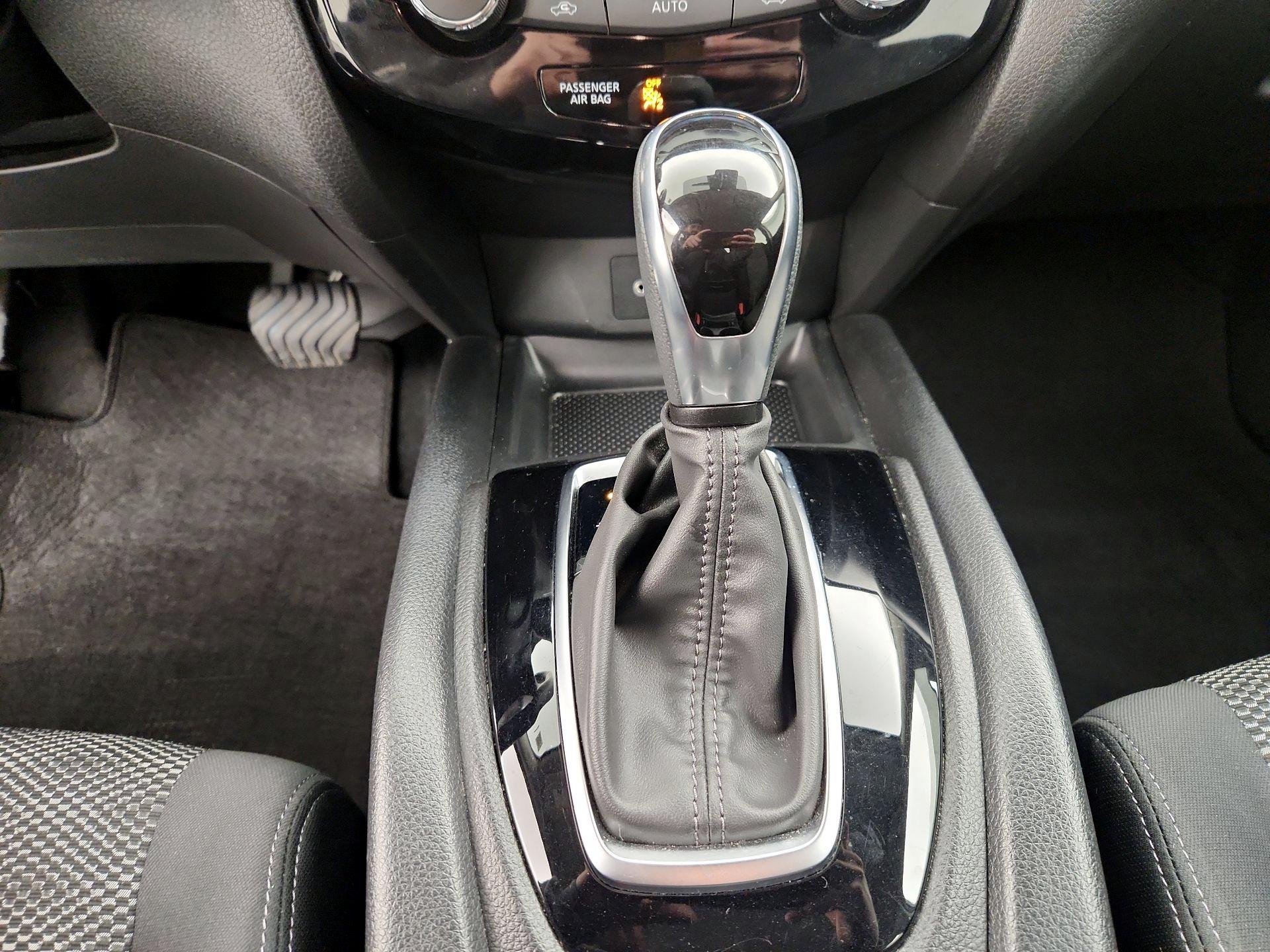 Thumbnail: 2022 Nissan Rogue Sport - 17