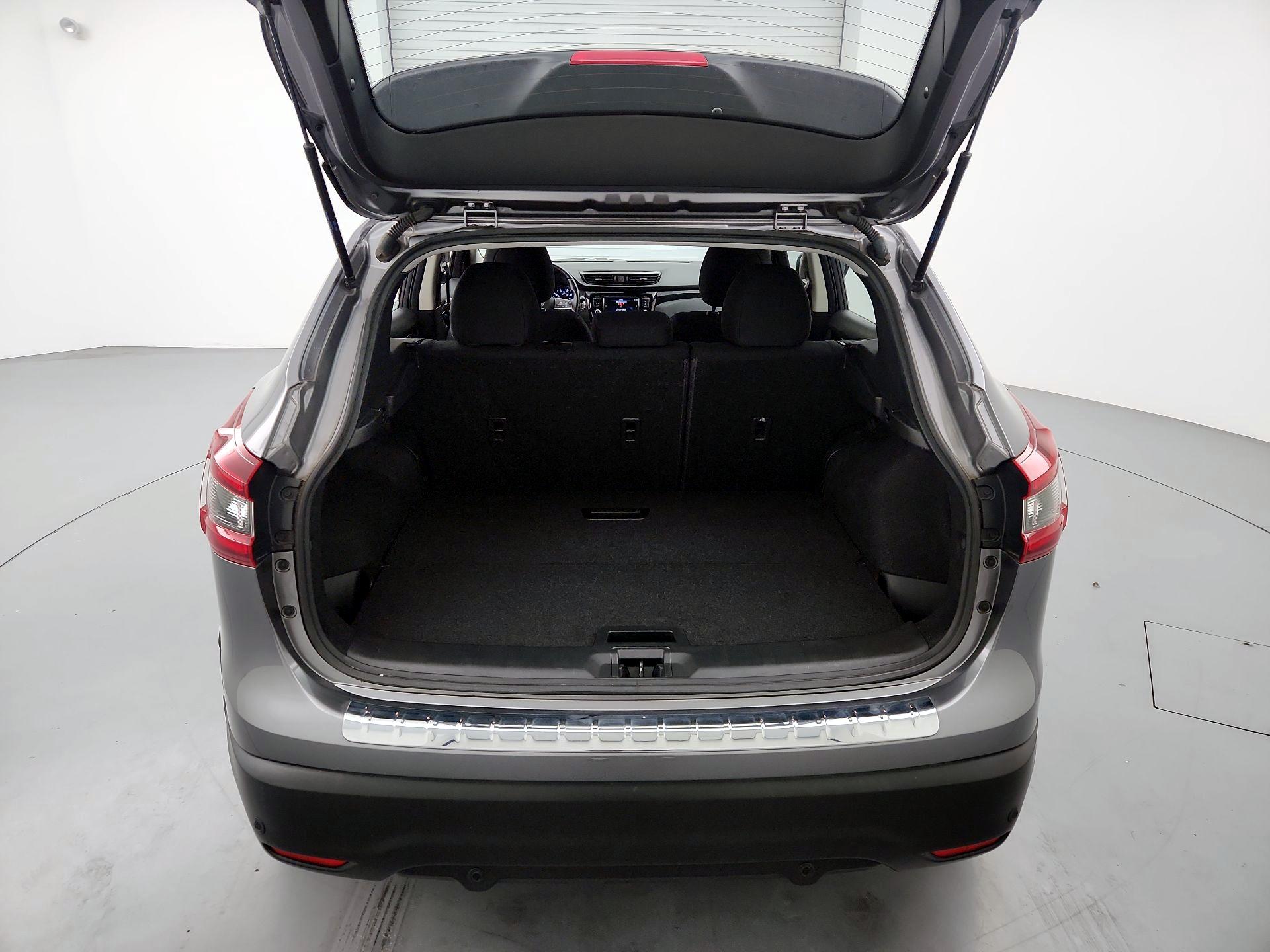 Thumbnail: 2022 Nissan Rogue Sport - 20