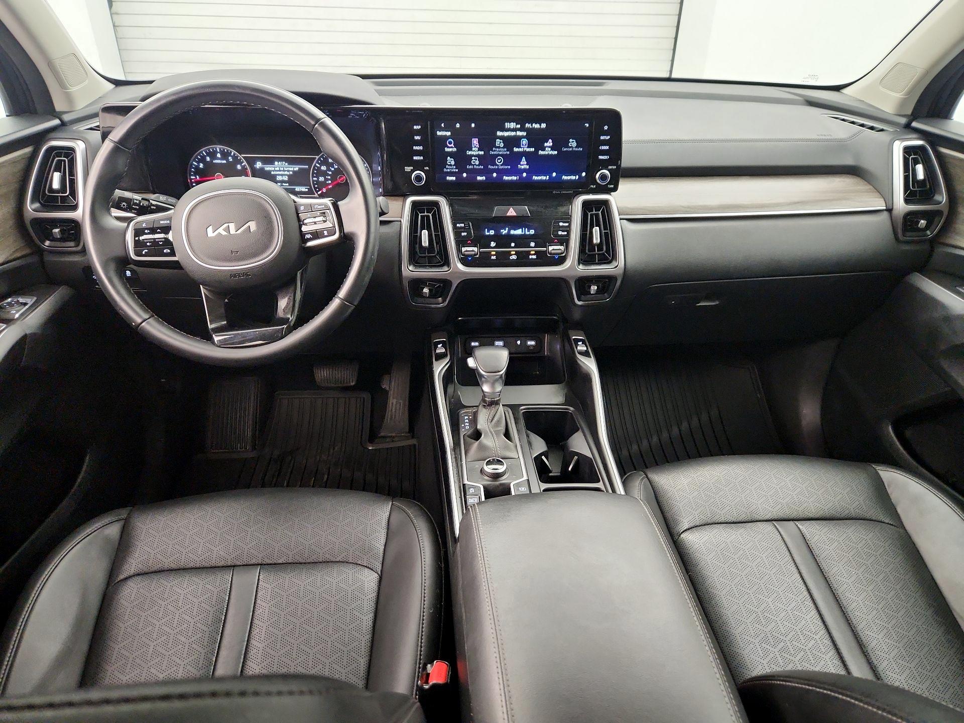 Thumbnail: 2023 Kia Sorento - 9