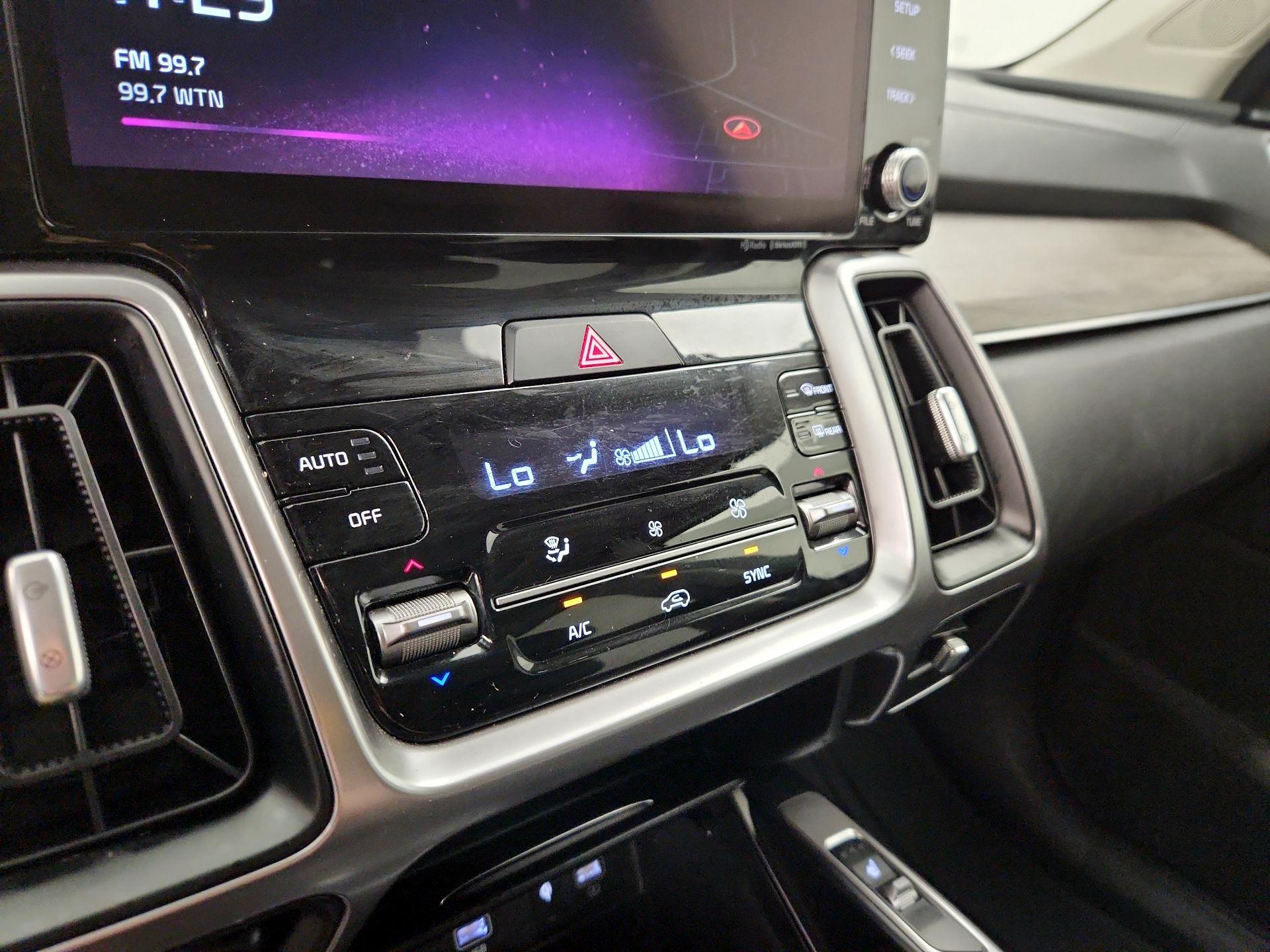 Thumbnail: 2023 Kia Sorento - 17