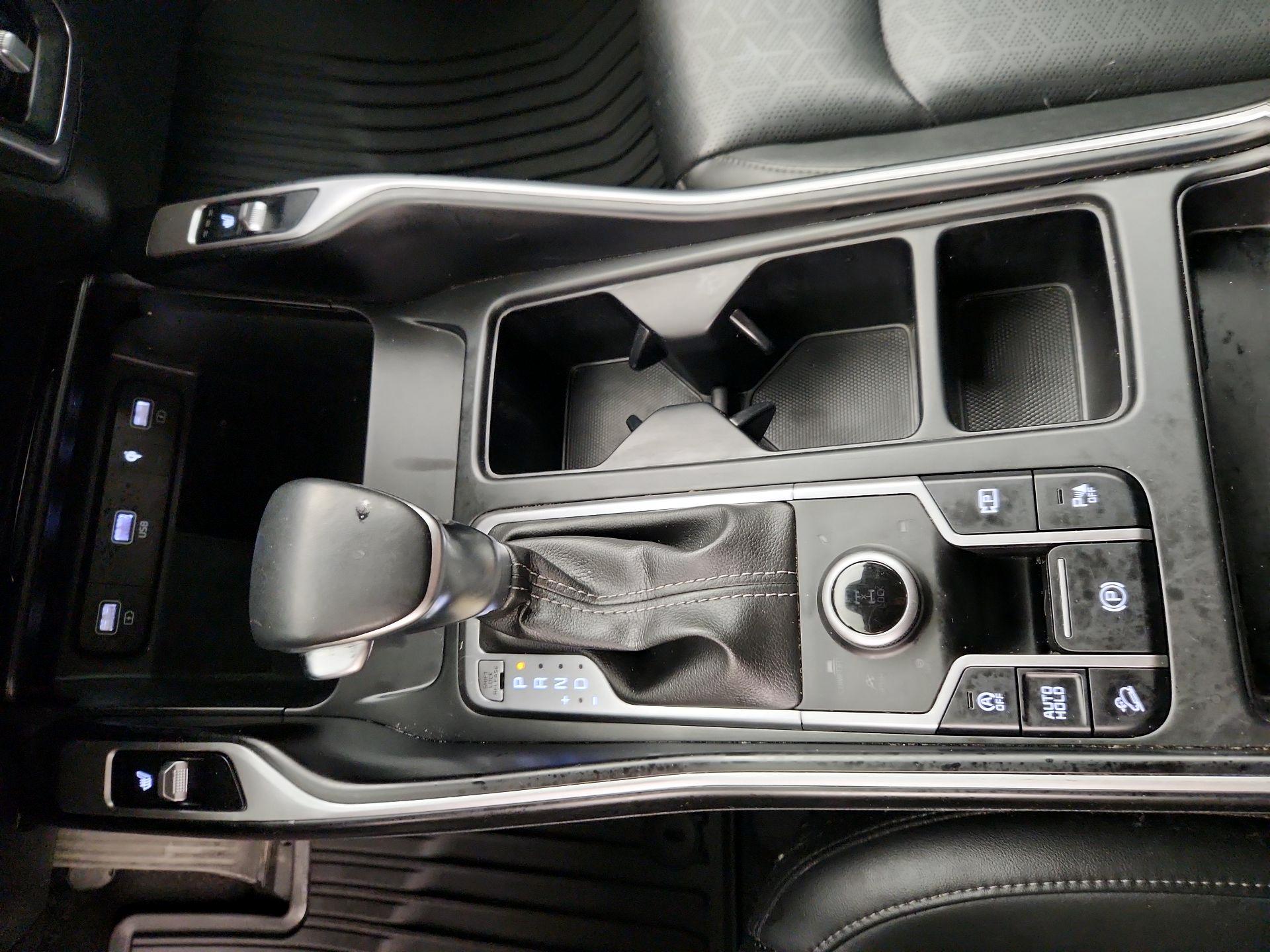 Thumbnail: 2023 Kia Sorento - 18