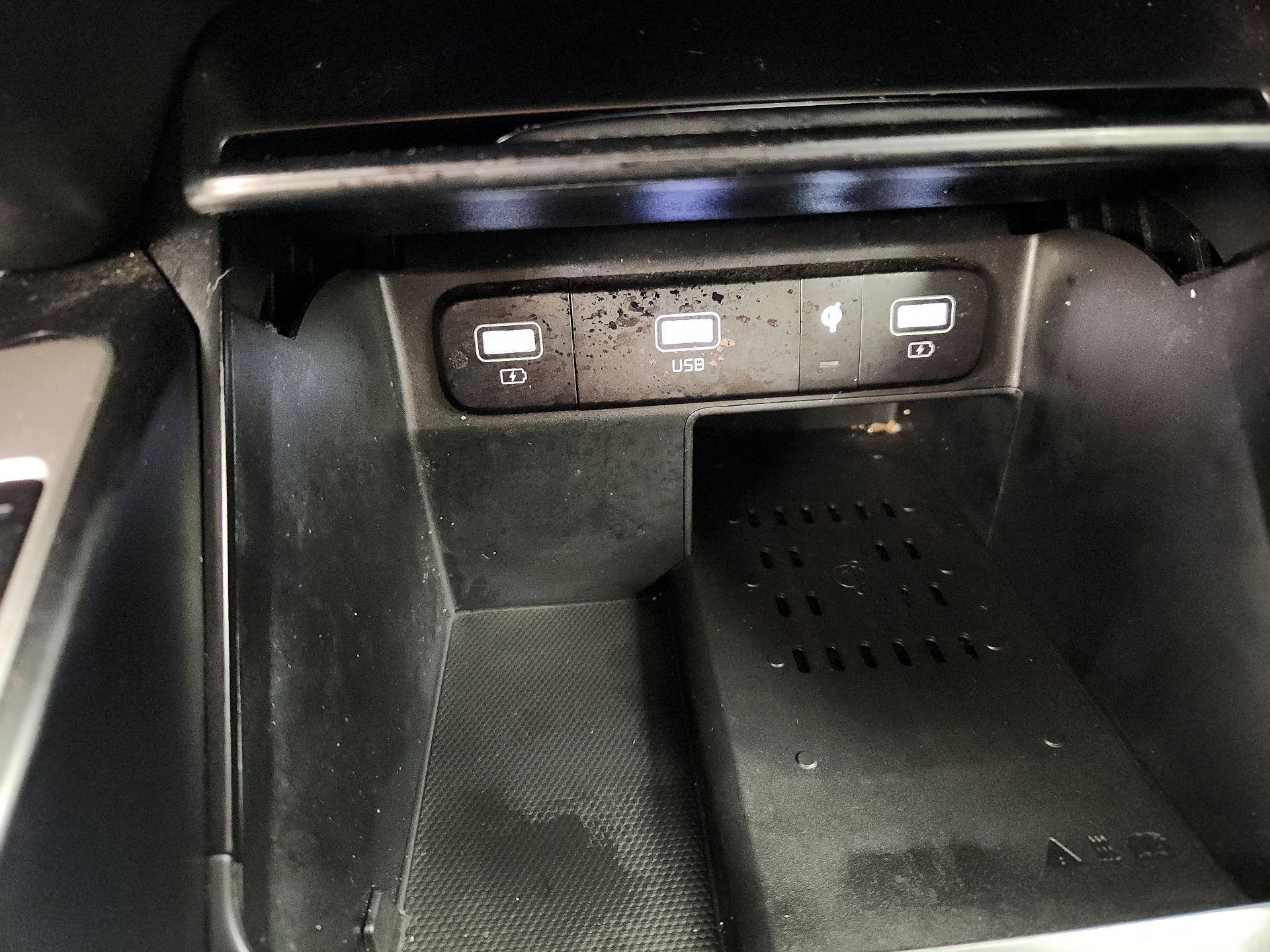 Thumbnail: 2023 Kia Sorento - 19