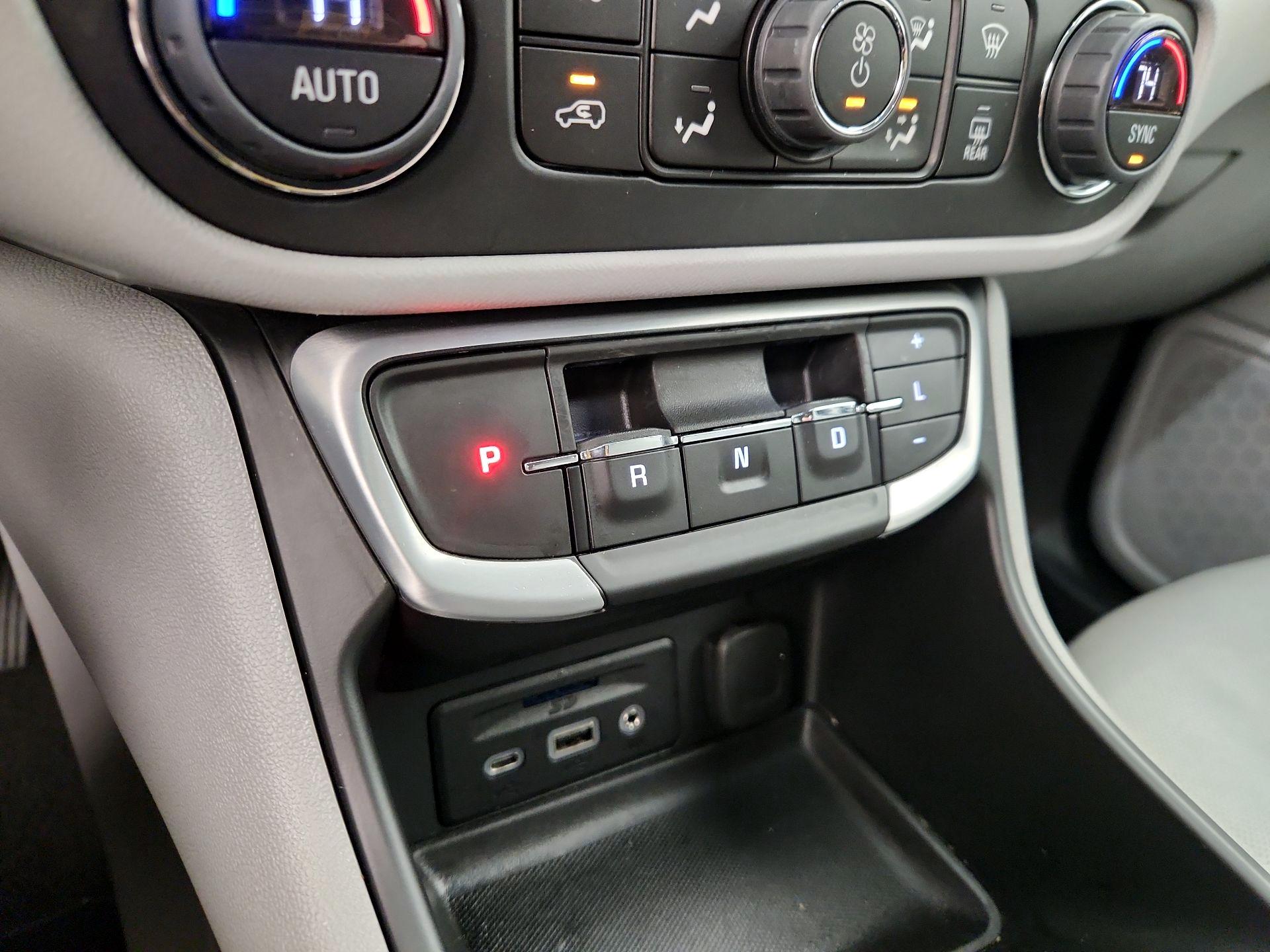 Thumbnail: 2022 GMC Terrain - 17