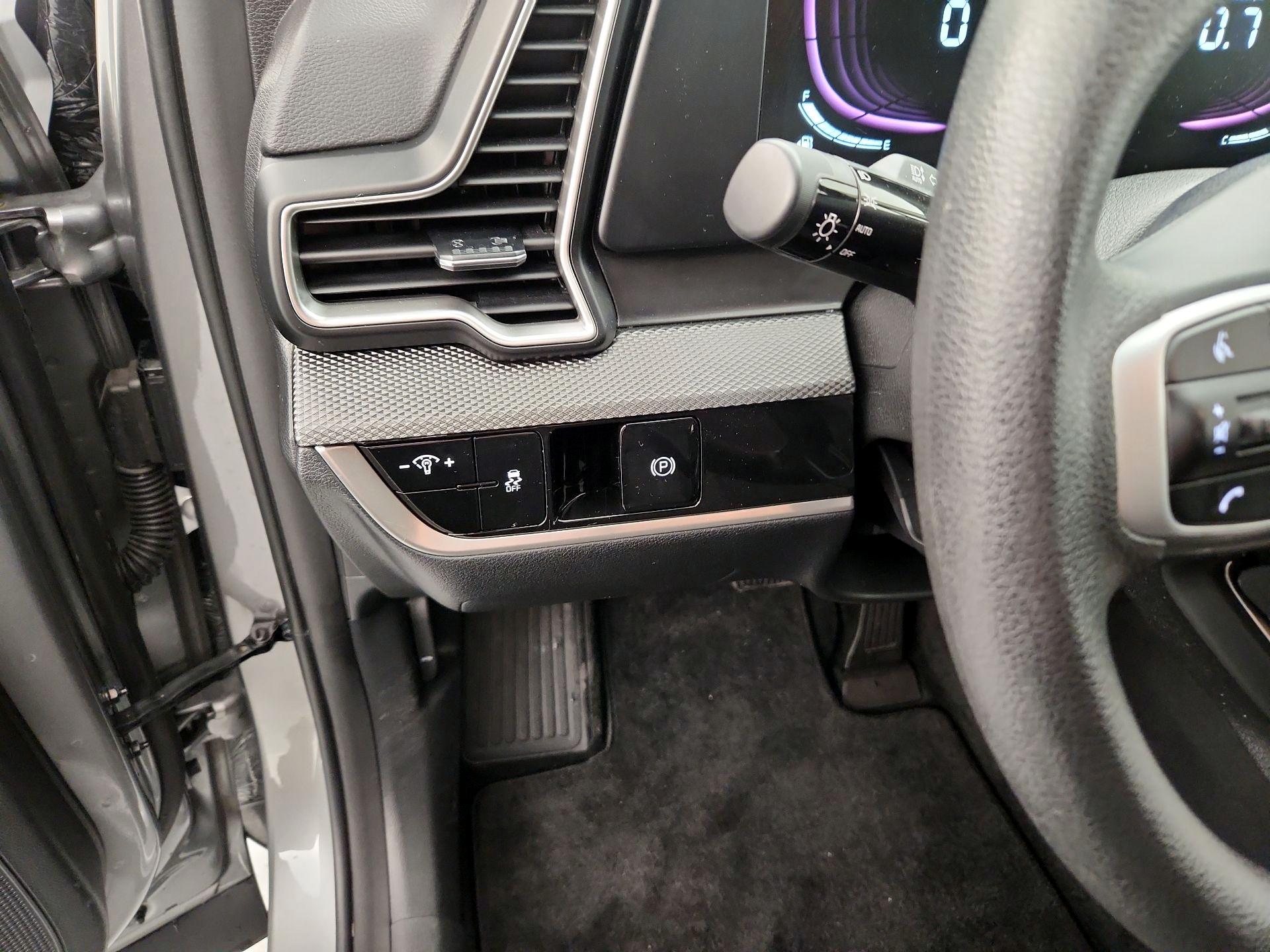 Thumbnail: 2023 Kia Sportage - 13