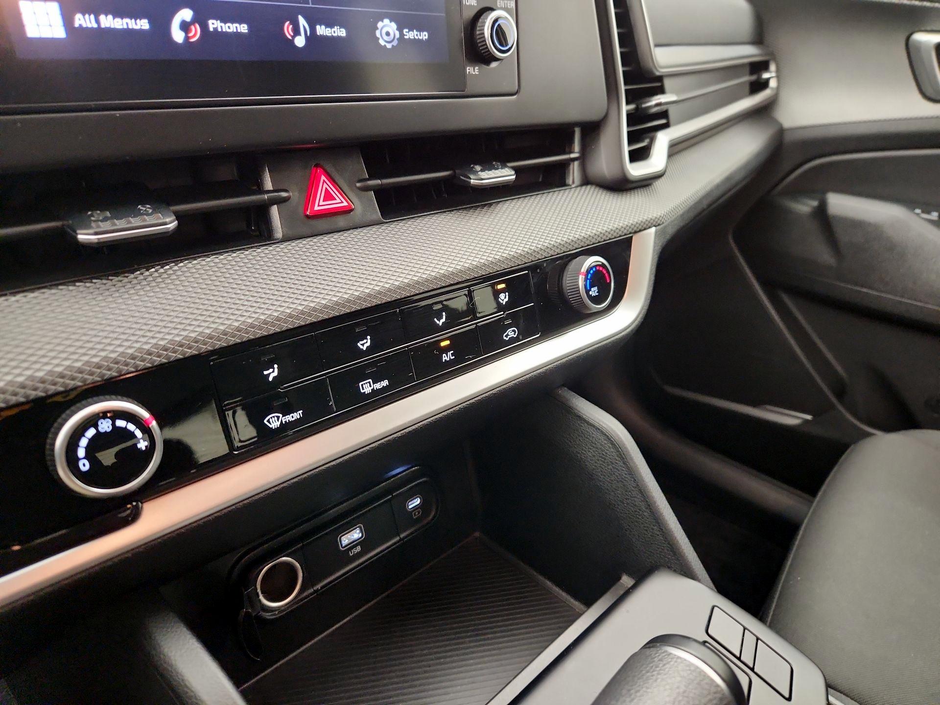 Thumbnail: 2023 Kia Sportage - 16