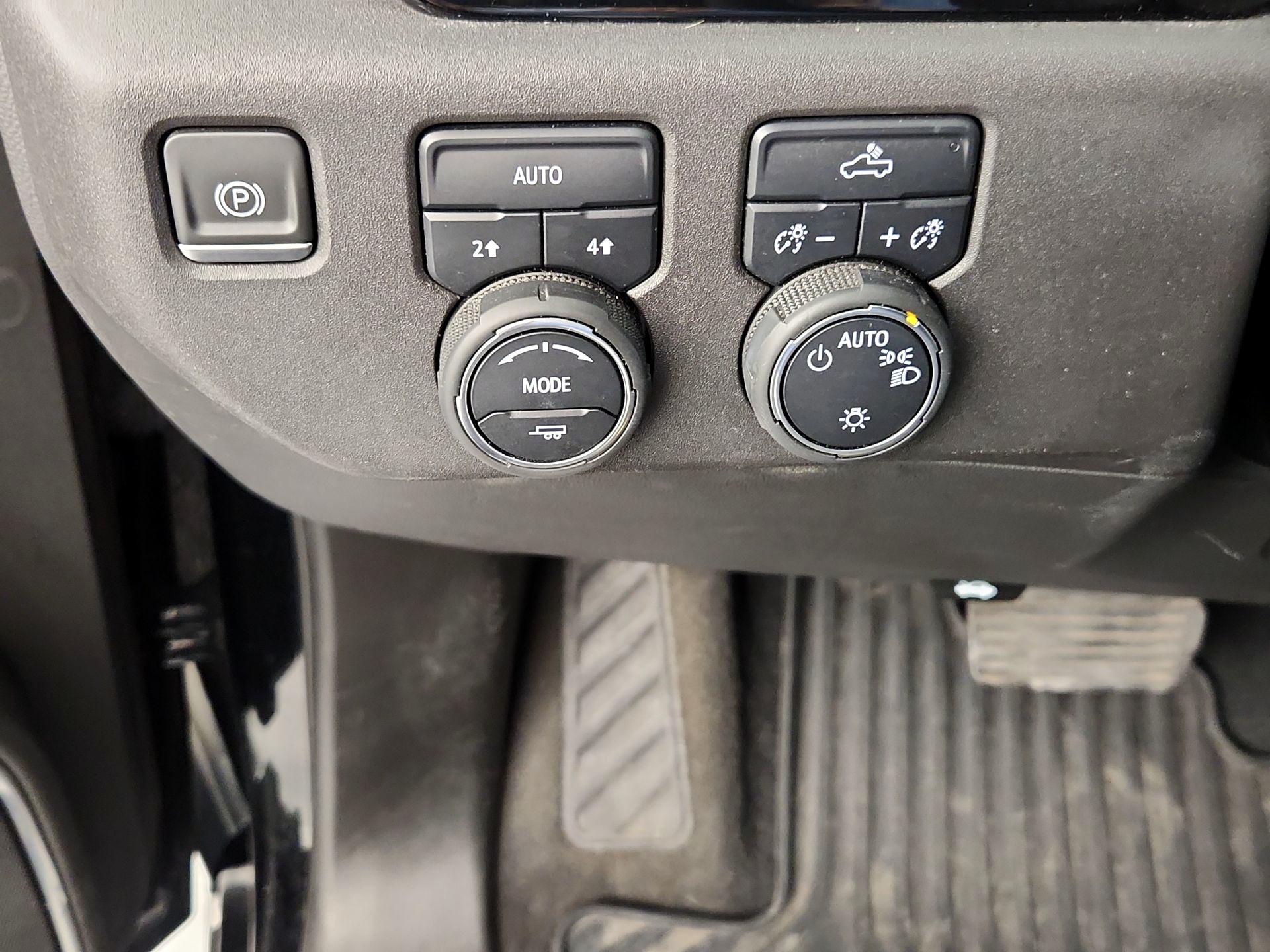 Thumbnail: 2023 Chevrolet Silverado 1500 - 13