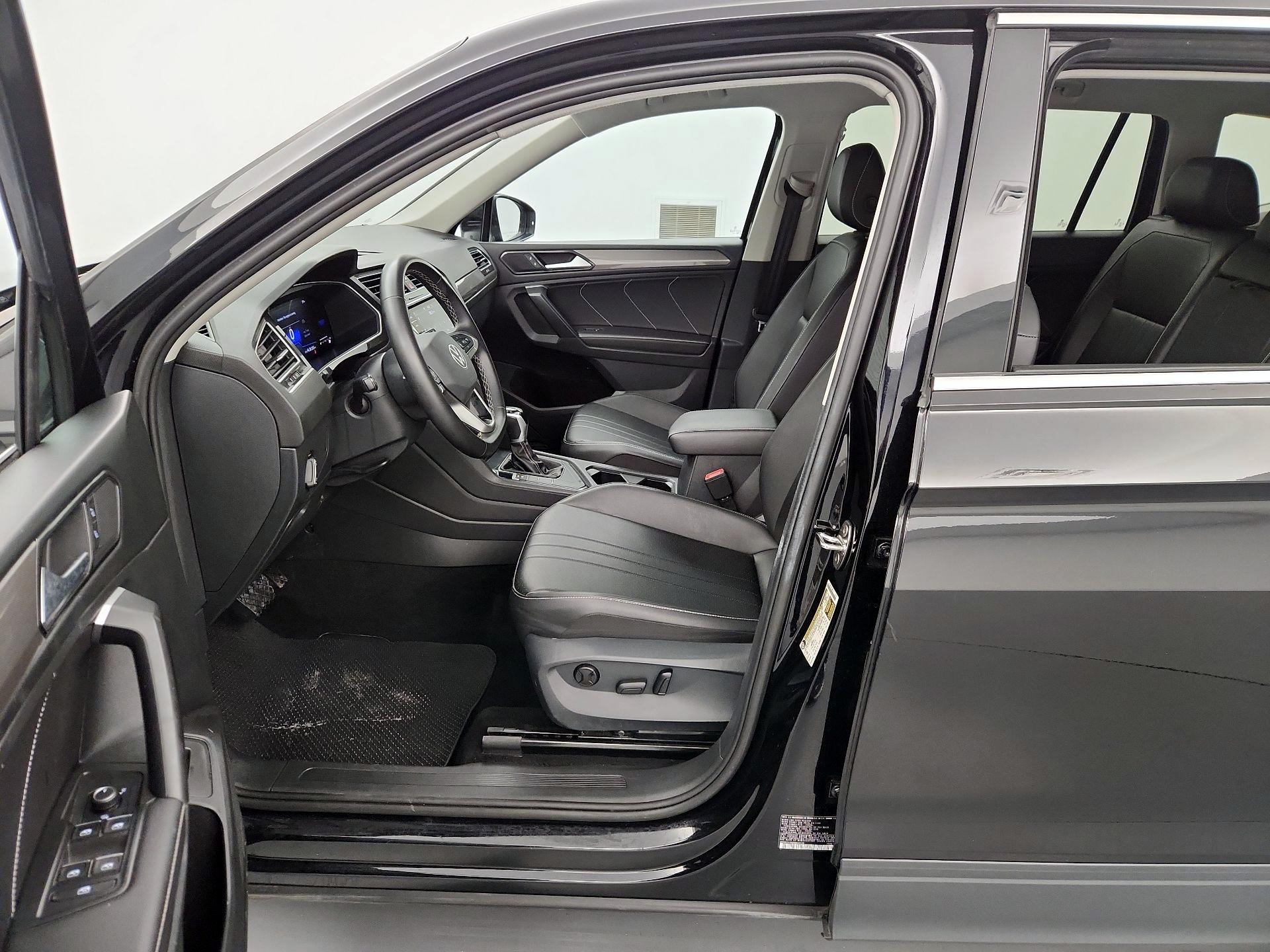 Thumbnail: 2024 Volkswagen Tiguan - 11