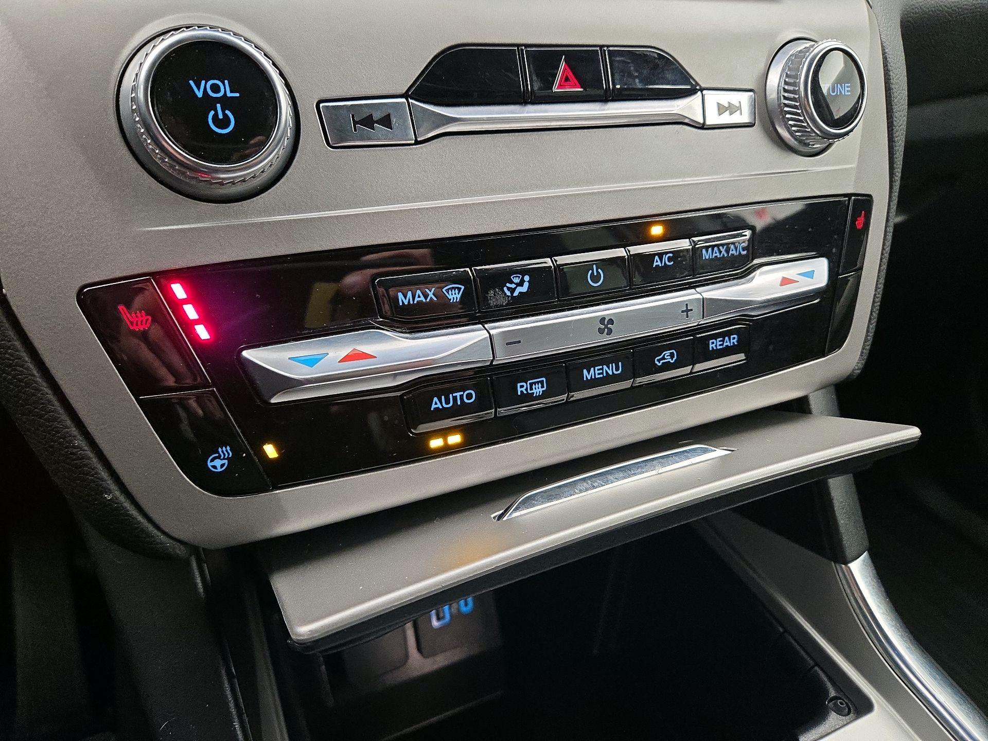 Thumbnail: 2022 Ford Explorer - 16