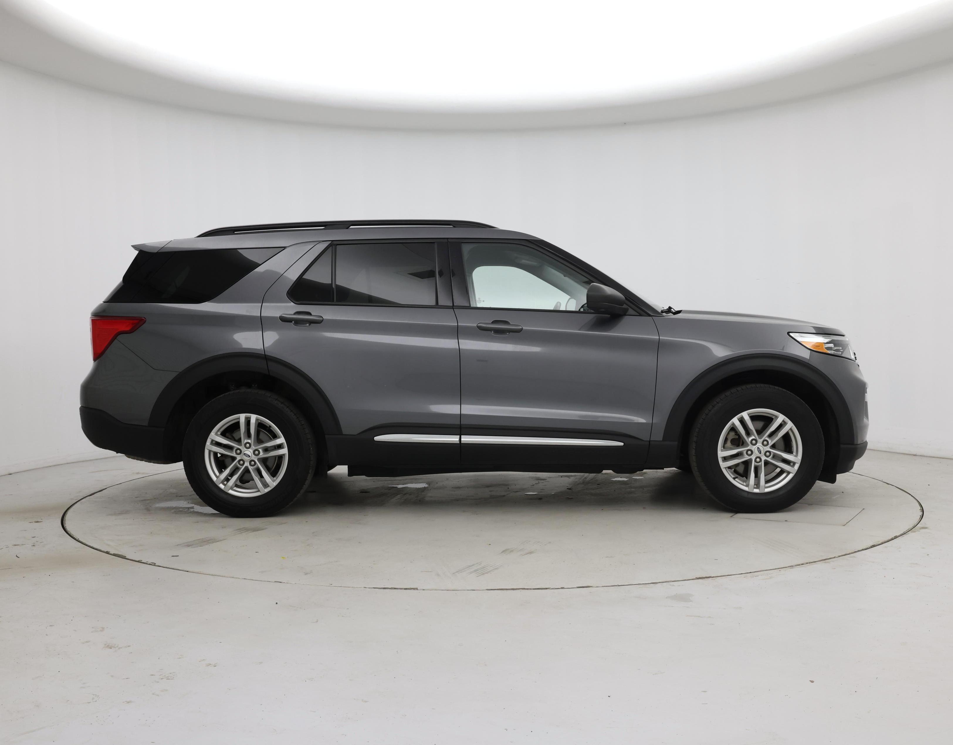 Thumbnail: 2022 Ford Explorer - 7