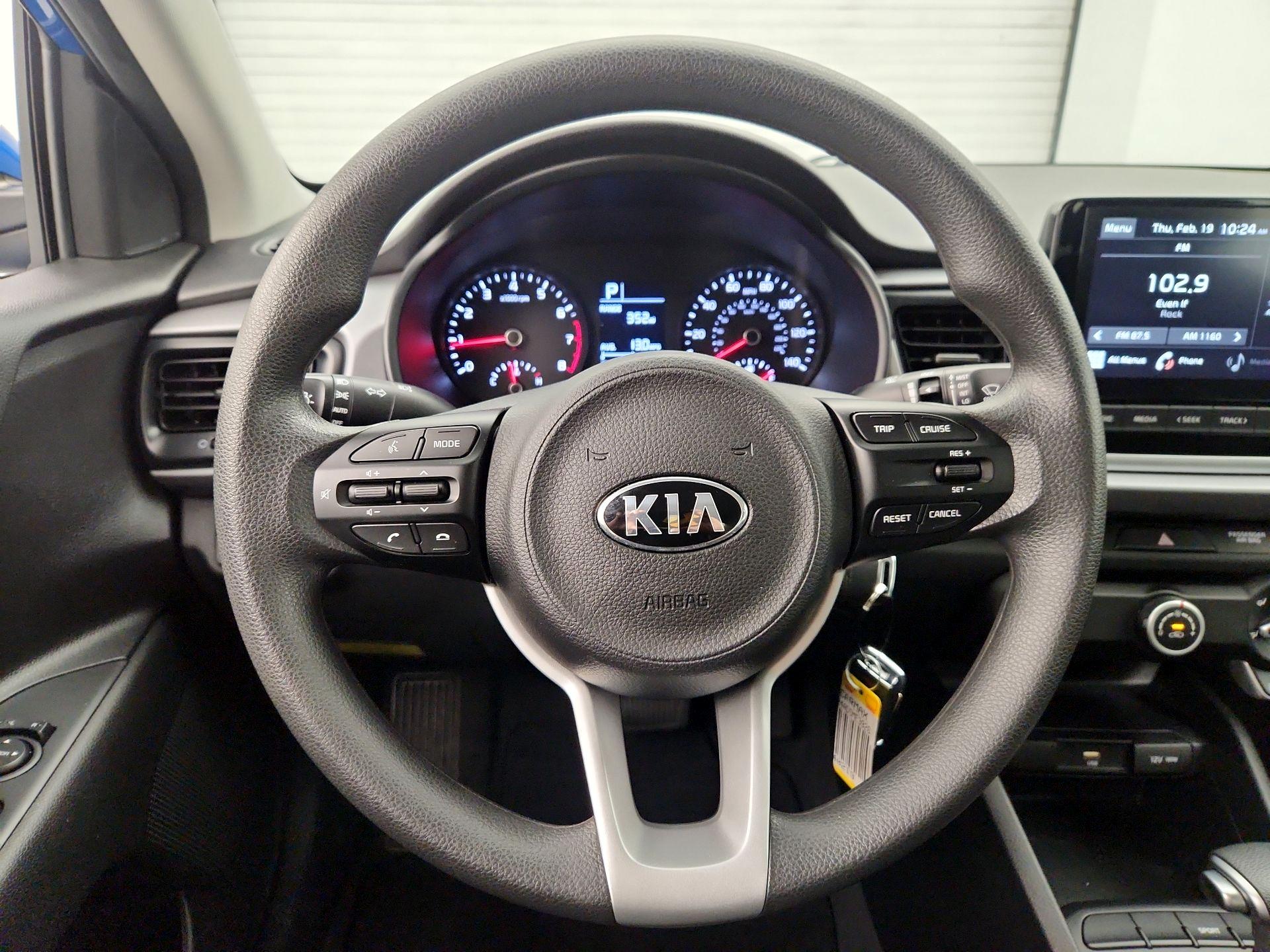 Thumbnail: 2021 Kia Rio - 10