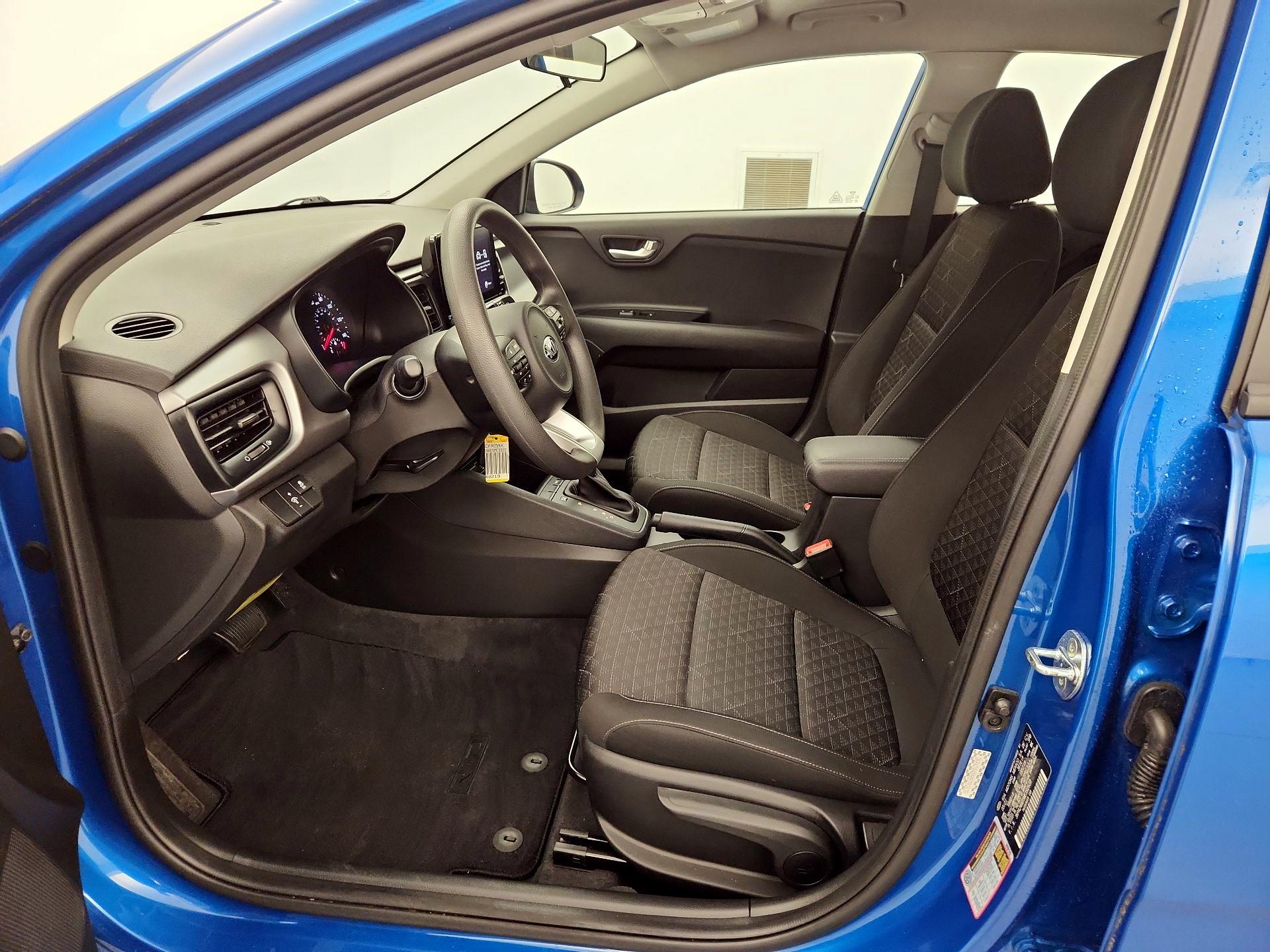 Thumbnail: 2021 Kia Rio - 11