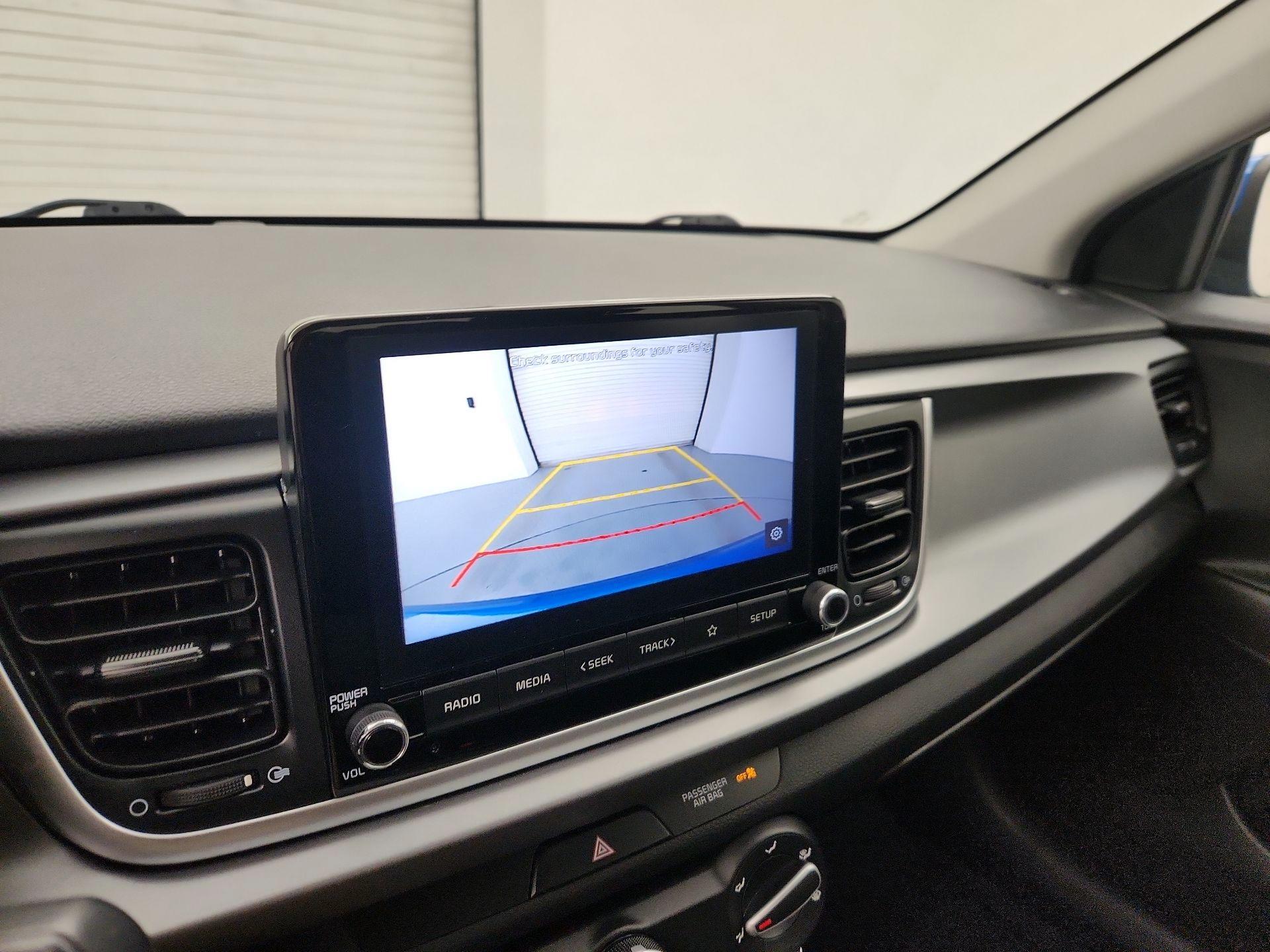 Thumbnail: 2021 Kia Rio - 14