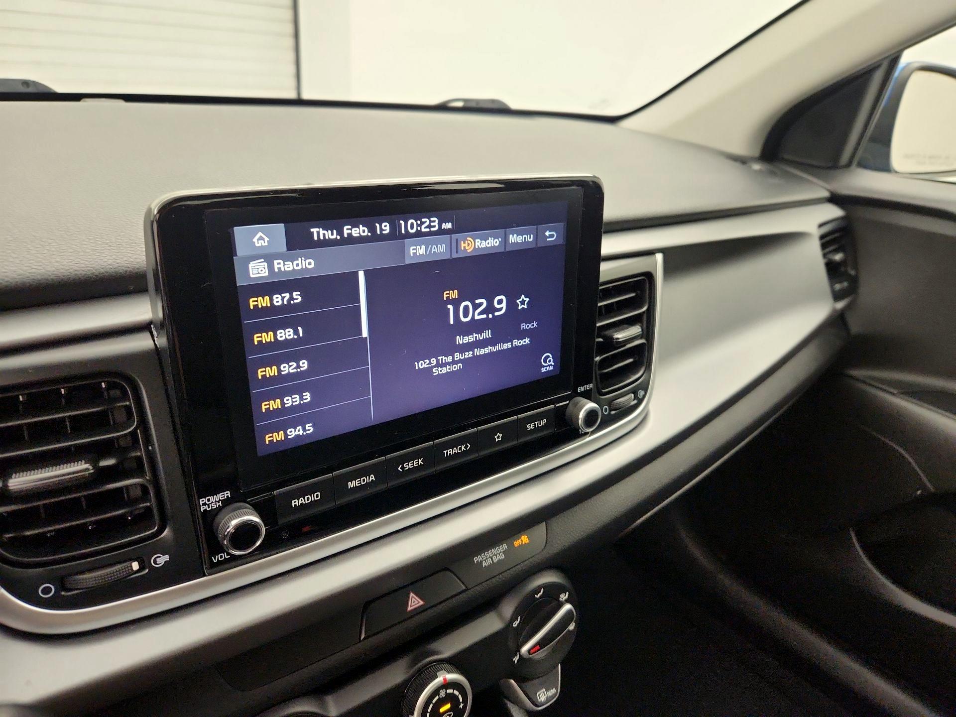 Thumbnail: 2021 Kia Rio - 15