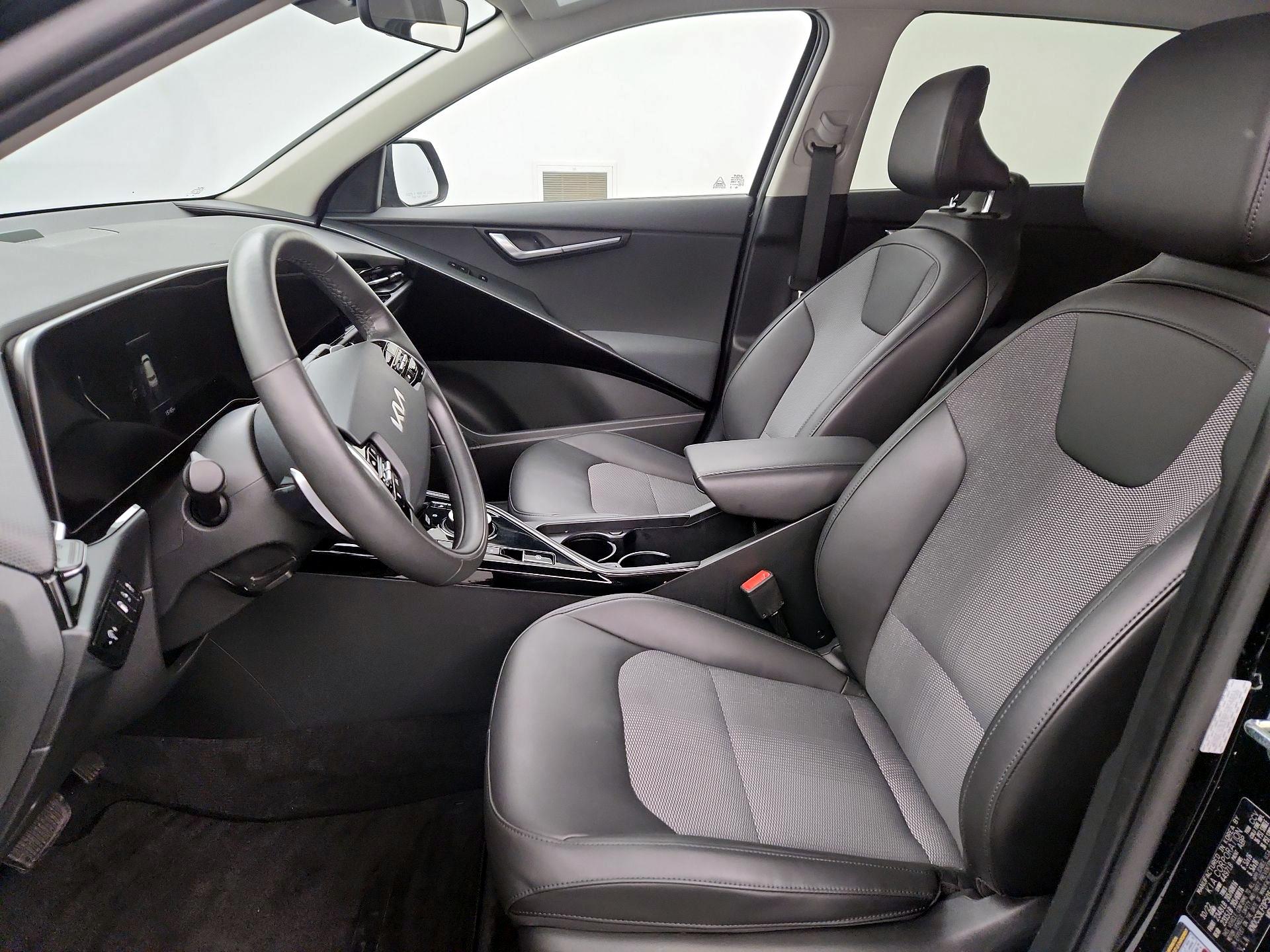 Thumbnail: 2023 Kia Niro - 11