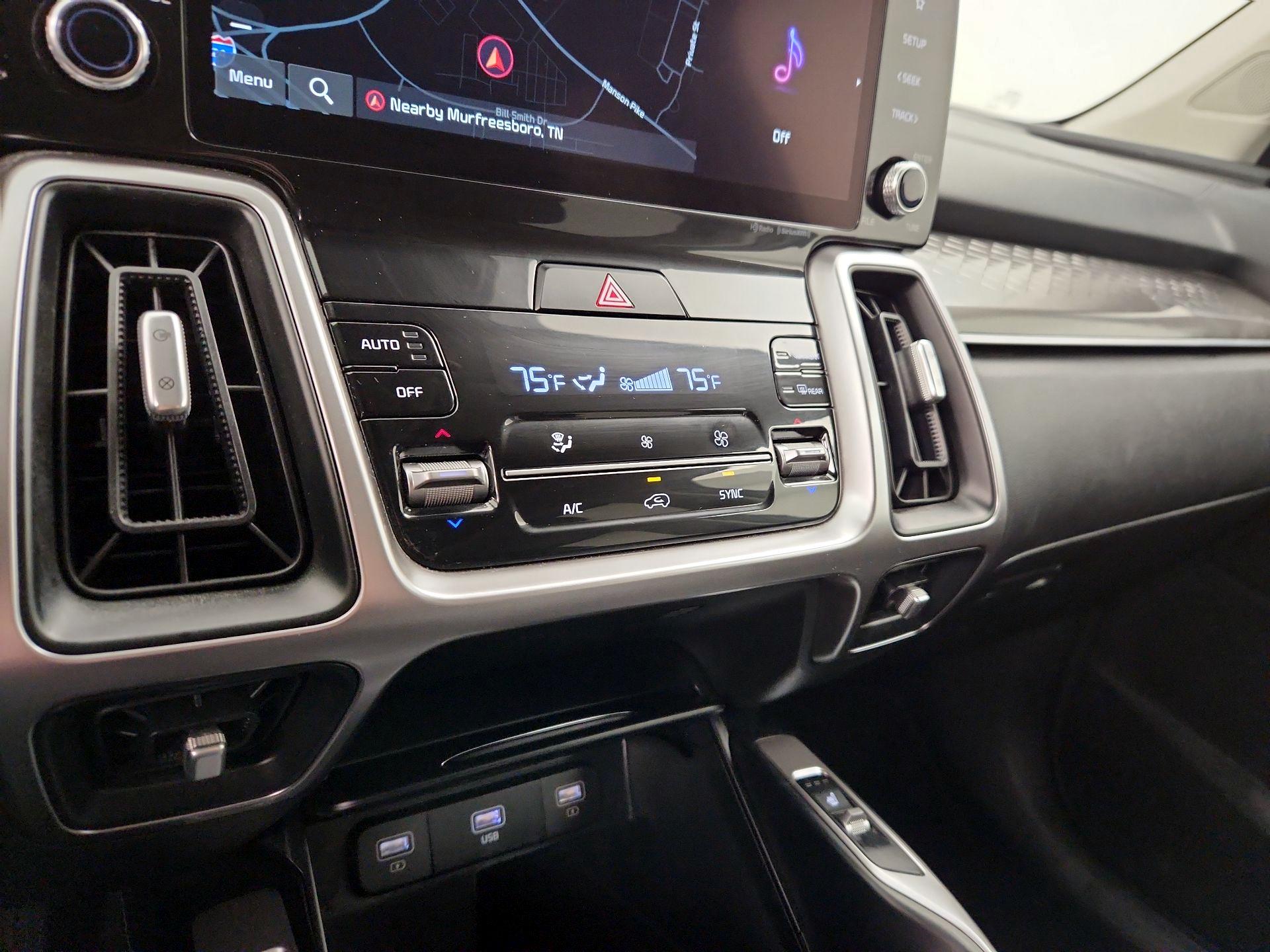 Thumbnail: 2022 Kia Sorento - 16