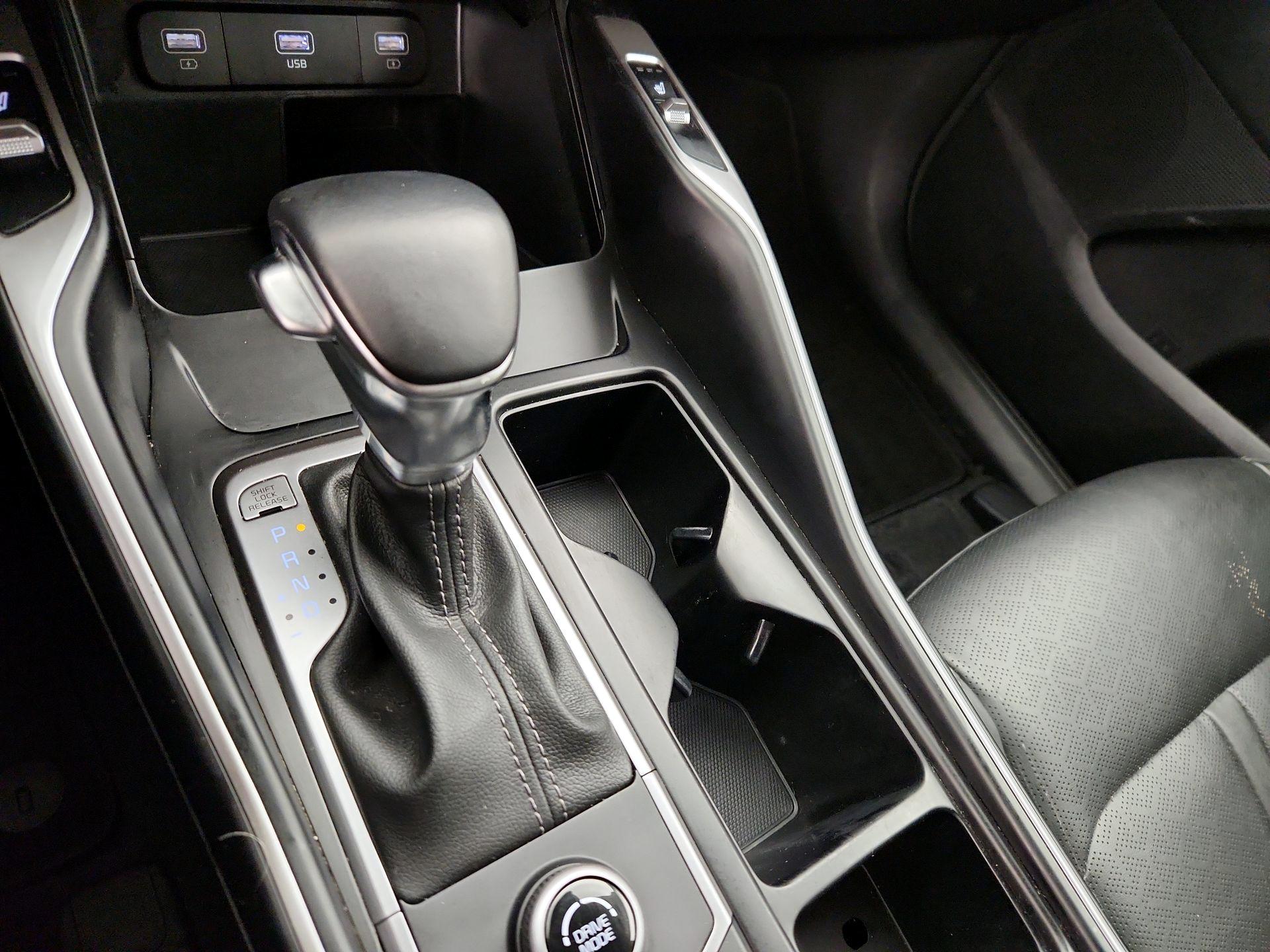 Thumbnail: 2022 Kia Sorento - 17