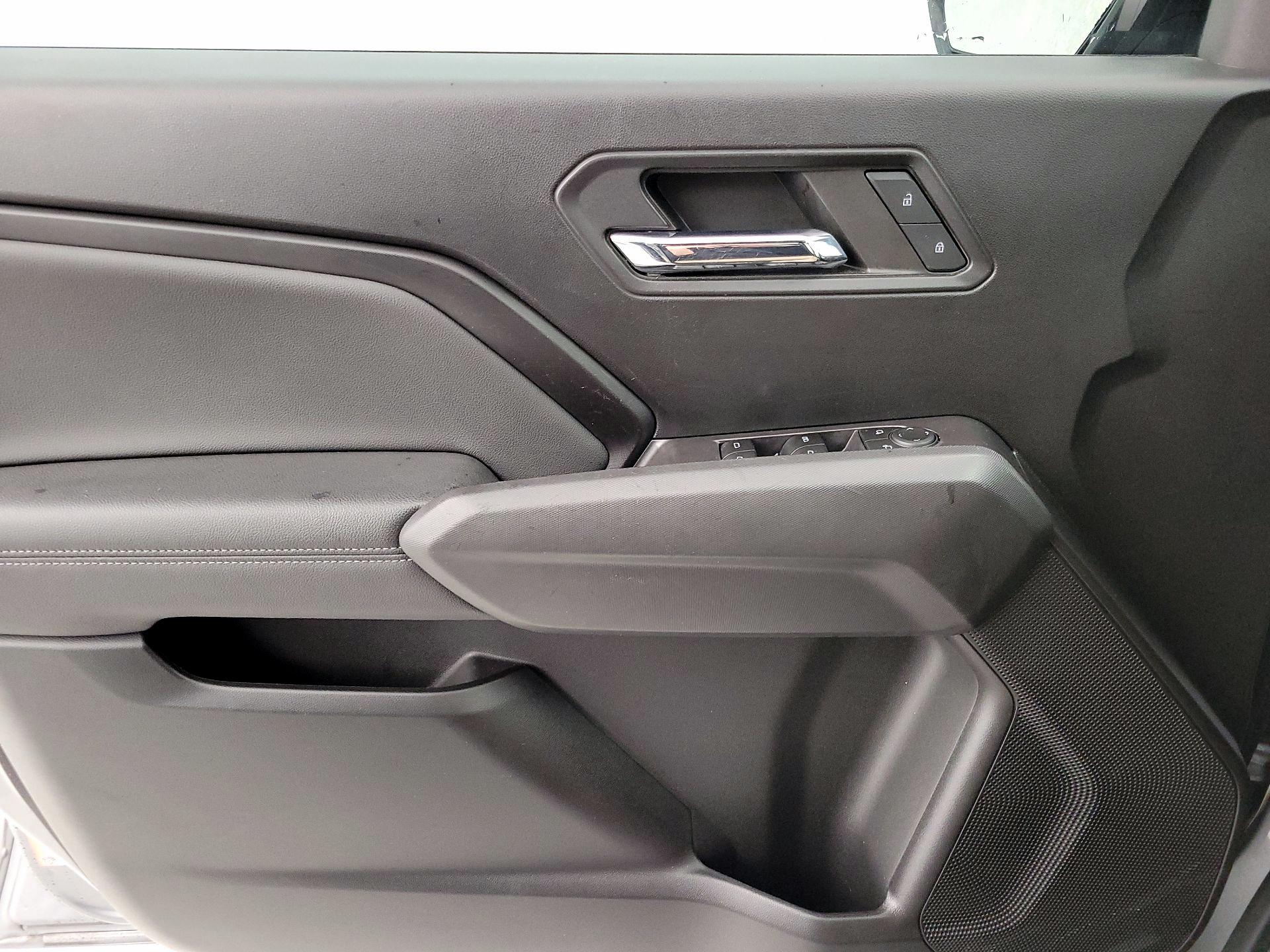 Thumbnail: 2023 Chevrolet Colorado - 12