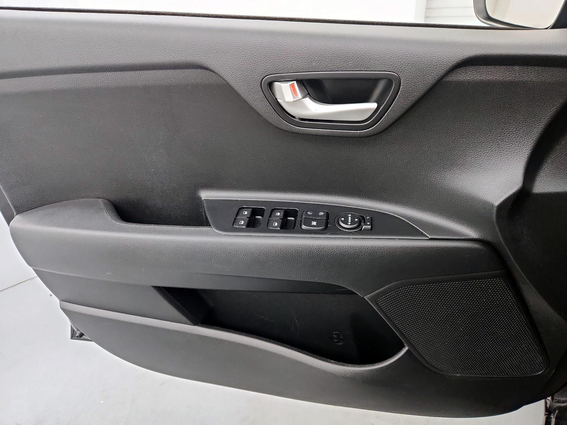 Thumbnail: 2023 Kia Rio - 12