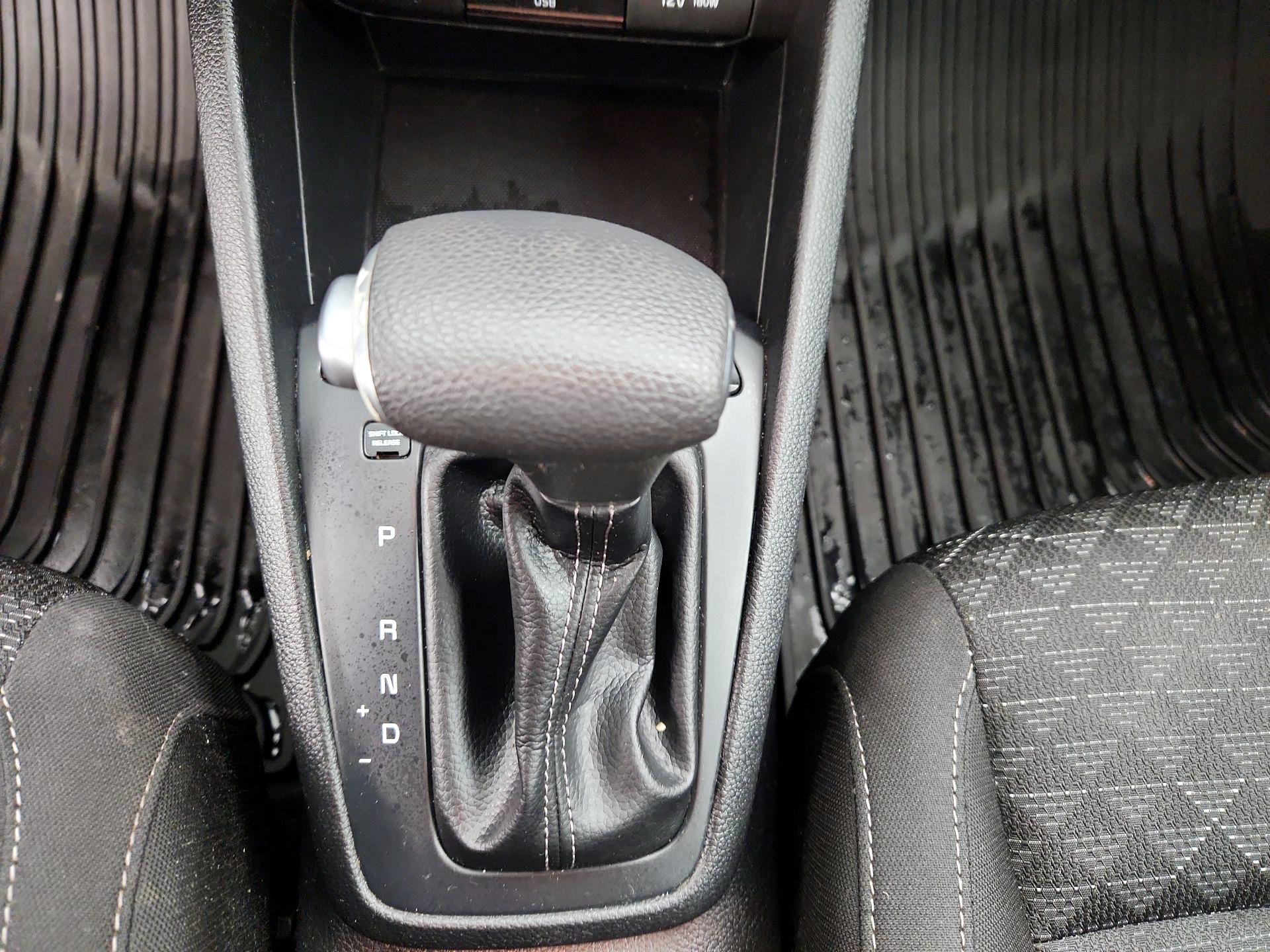 Thumbnail: 2023 Kia Rio - 17