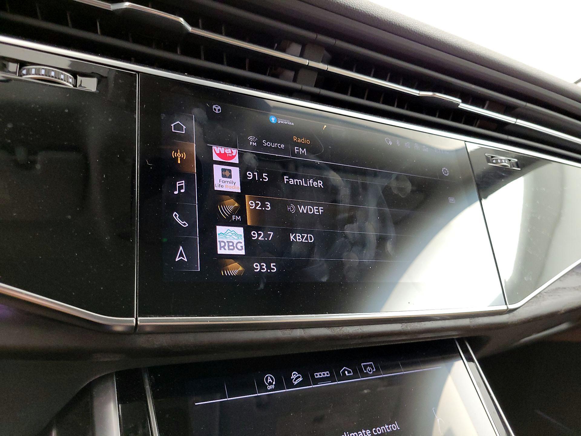 Thumbnail: 2021 Audi Q8 - 16