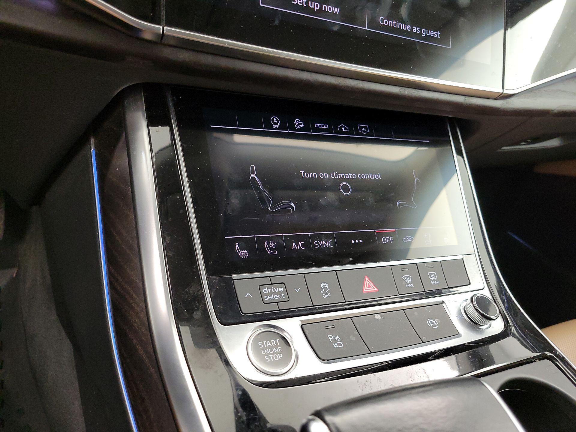 Thumbnail: 2021 Audi Q8 - 17