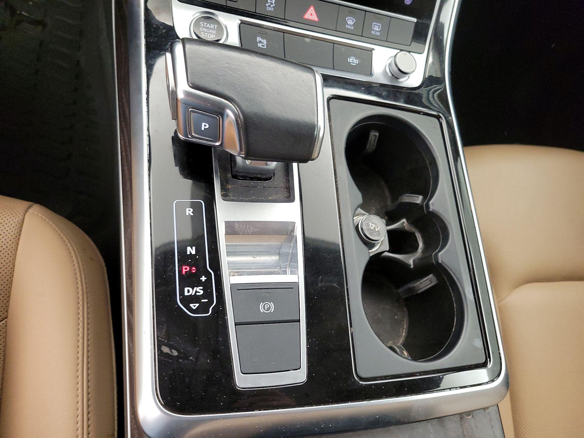 Thumbnail: 2021 Audi Q8 - 18