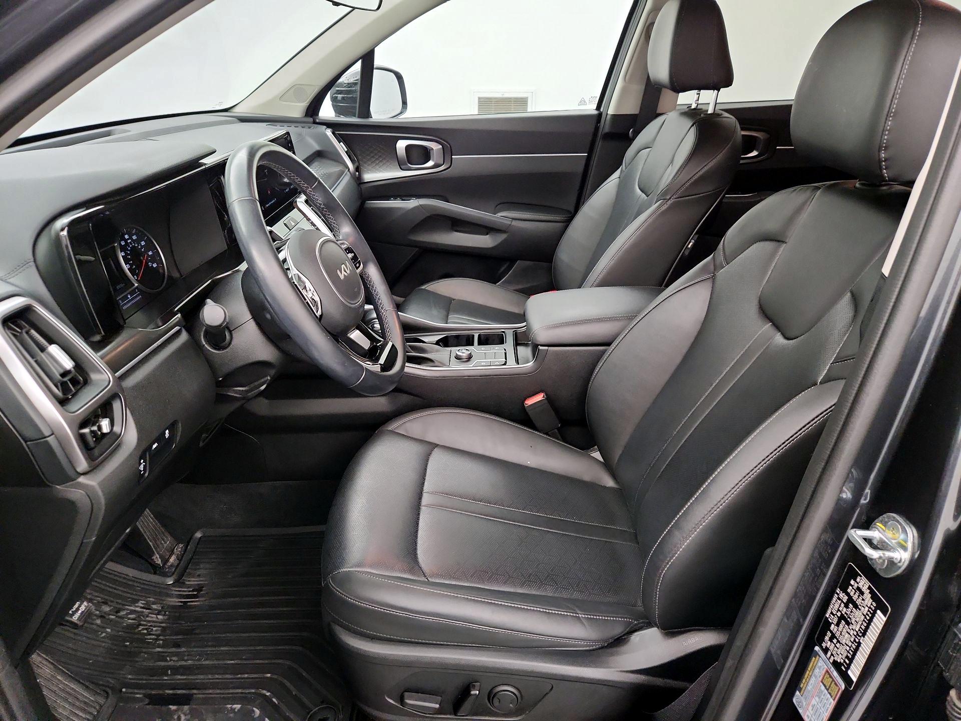 Thumbnail: 2022 Kia Sorento - 11