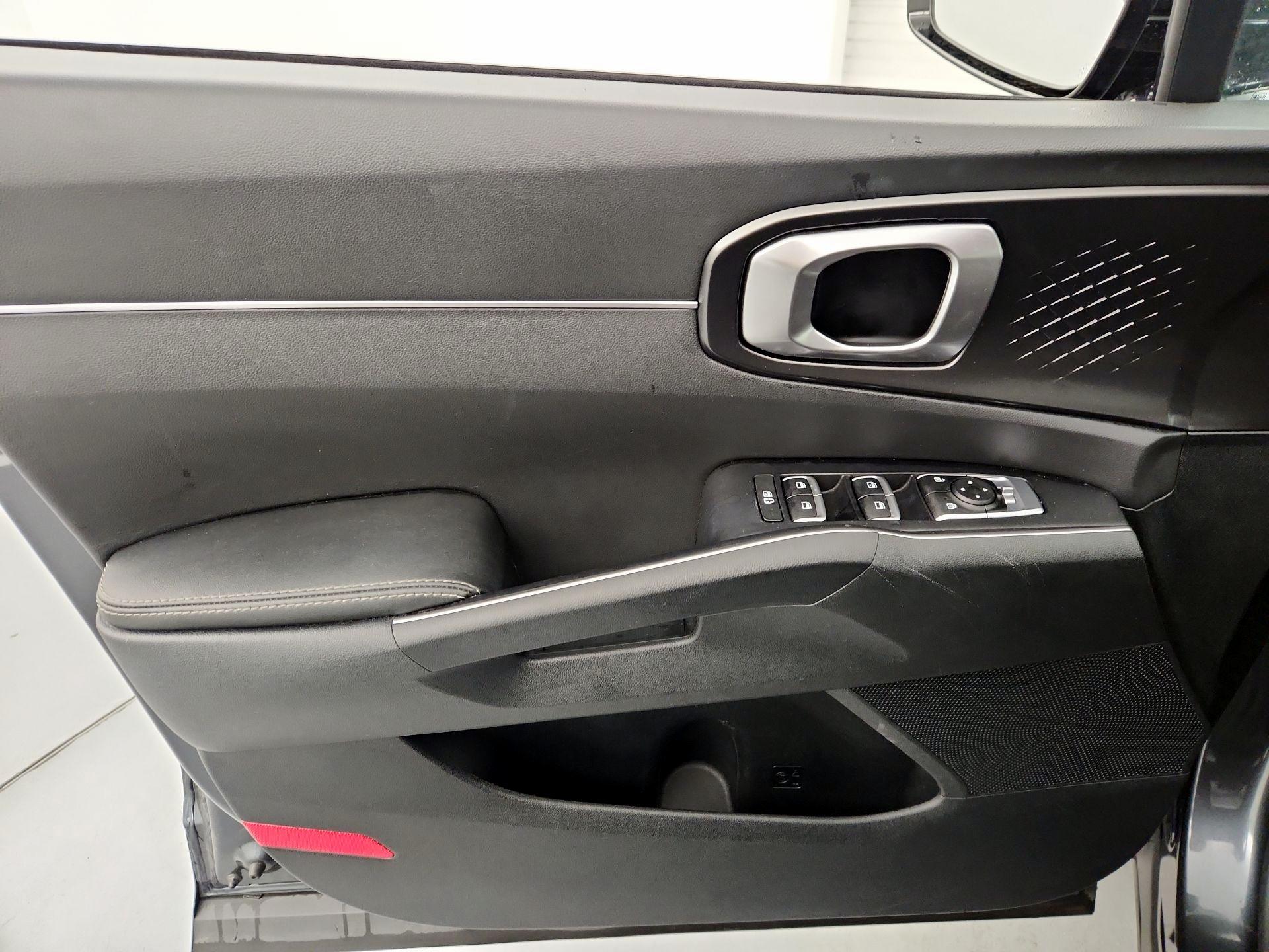 Thumbnail: 2022 Kia Sorento - 12