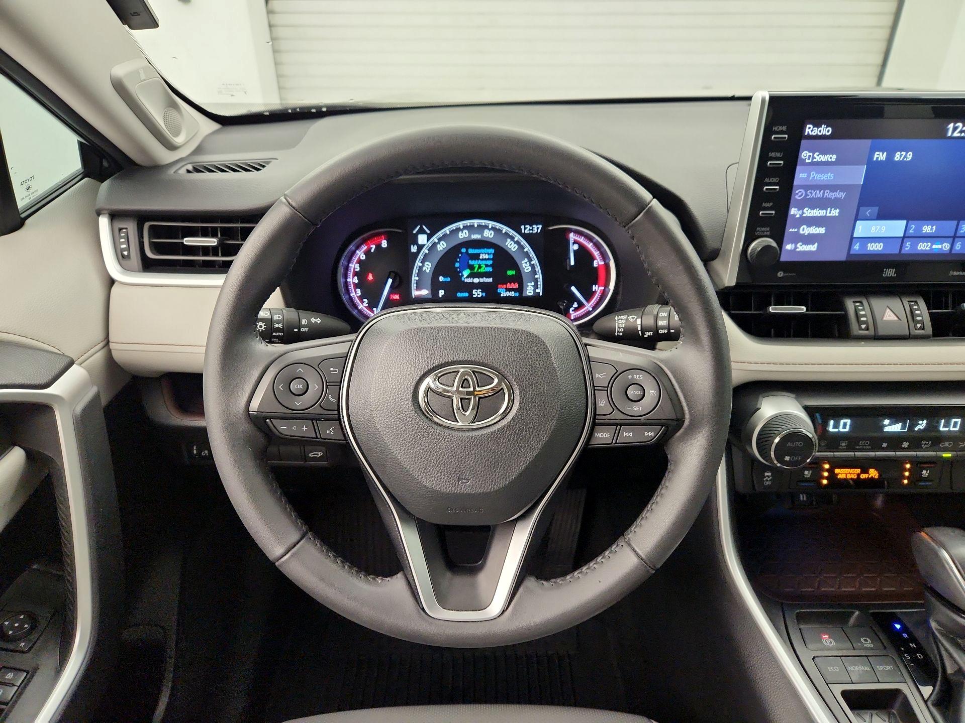 Thumbnail: 2022 Toyota RAV4 - 10