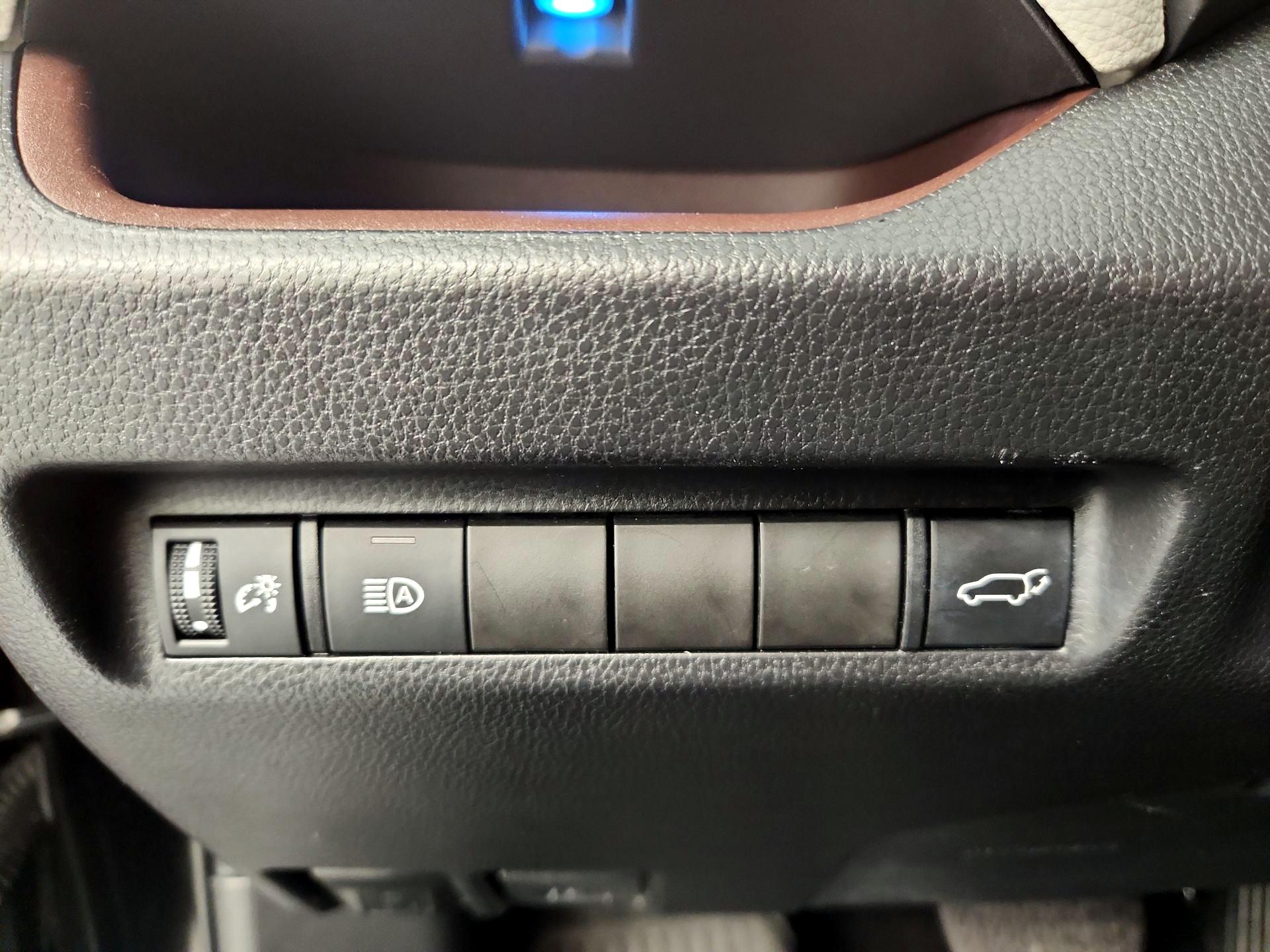 Thumbnail: 2022 Toyota RAV4 - 13